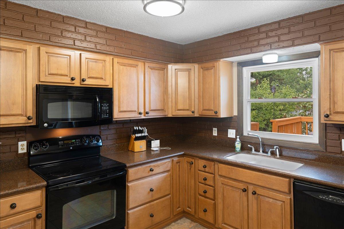 View of Residential at 5121 148th Path, Apple Valley MN 55124, Apple Valley (8 of 30) - Mike Wilen | Minnesota Team Real Estate