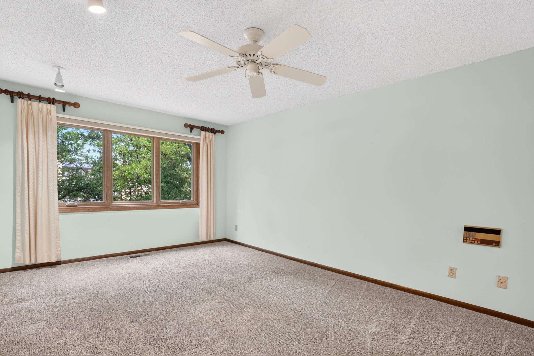 View of Residential at 7055 Robinwood Trail, Woodbury MN 55125, Woodbury (16 of 32) - Mike Wilen | Minnesota Team Real Estate