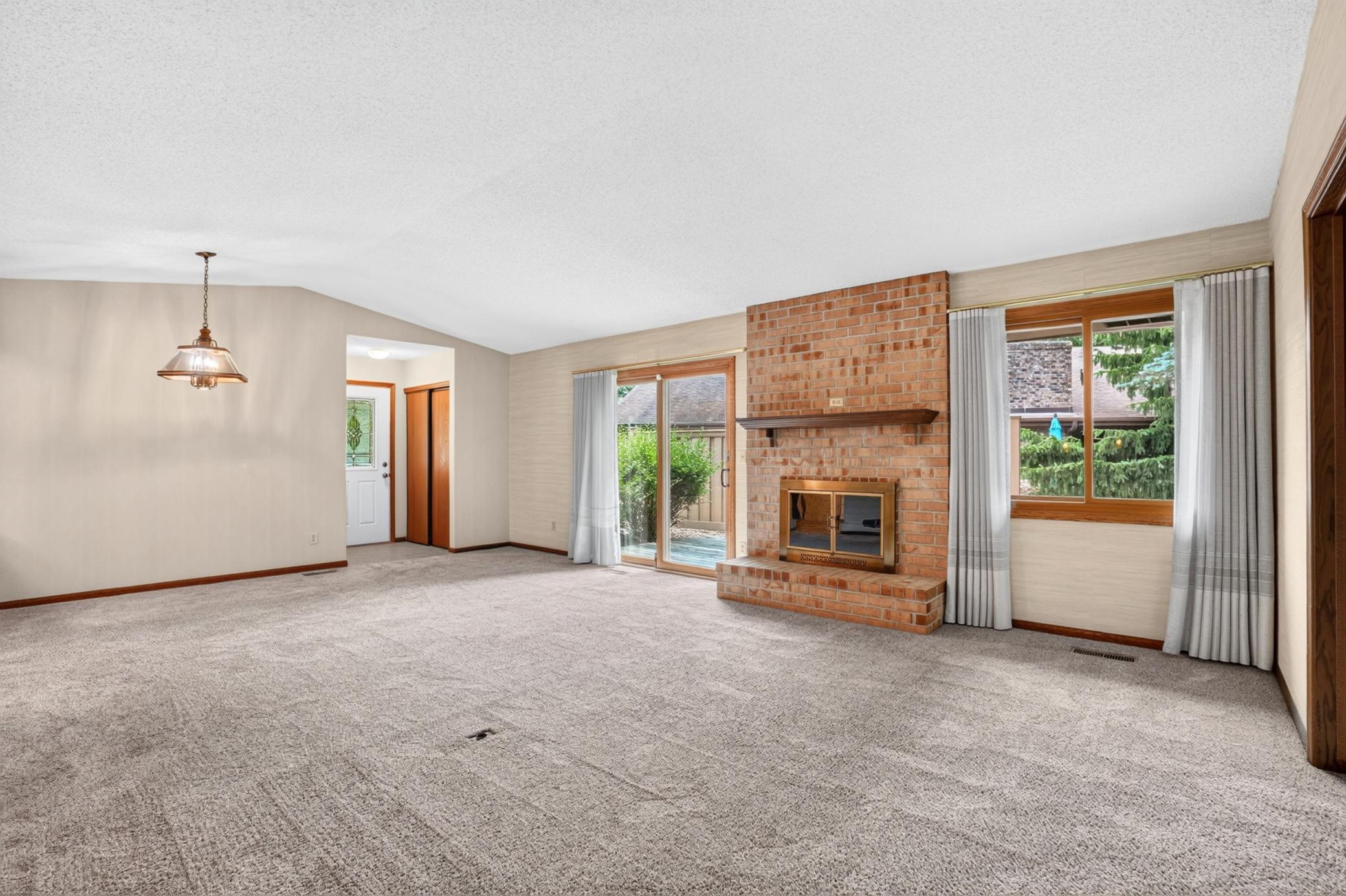 View of Residential at 7055 Robinwood Trail, Woodbury MN 55125, Woodbury (4 of 32) - Mike Wilen | Minnesota Team Real Estate