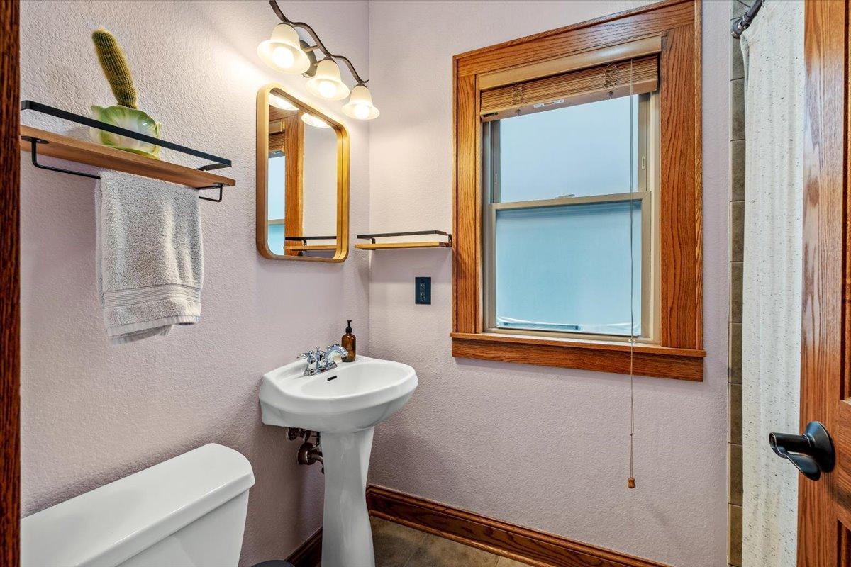 View of Residential at 2701 Harriet Avenue #202, Minneapolis MN 55408, Minneapolis (10 of 18) - Mike Wilen | Minnesota Team Real Estate