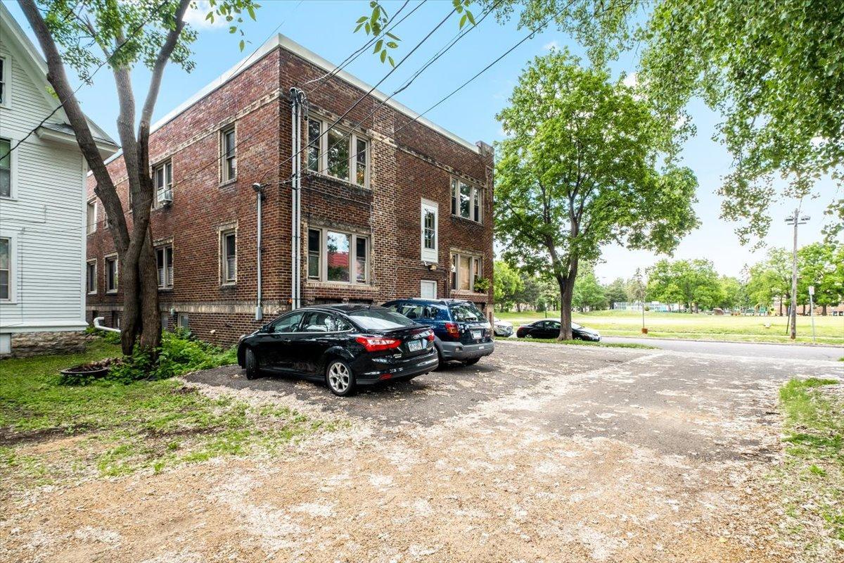 View of Residential at 2701 Harriet Avenue #202, Minneapolis MN 55408, Minneapolis (13 of 18) - Mike Wilen | Minnesota Team Real Estate