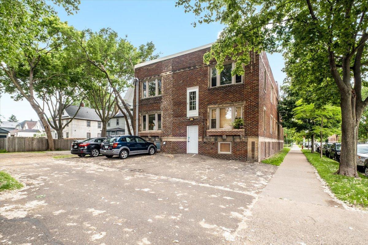 View of Residential at 2701 Harriet Avenue #202, Minneapolis MN 55408, Minneapolis (14 of 18) - Mike Wilen | Minnesota Team Real Estate