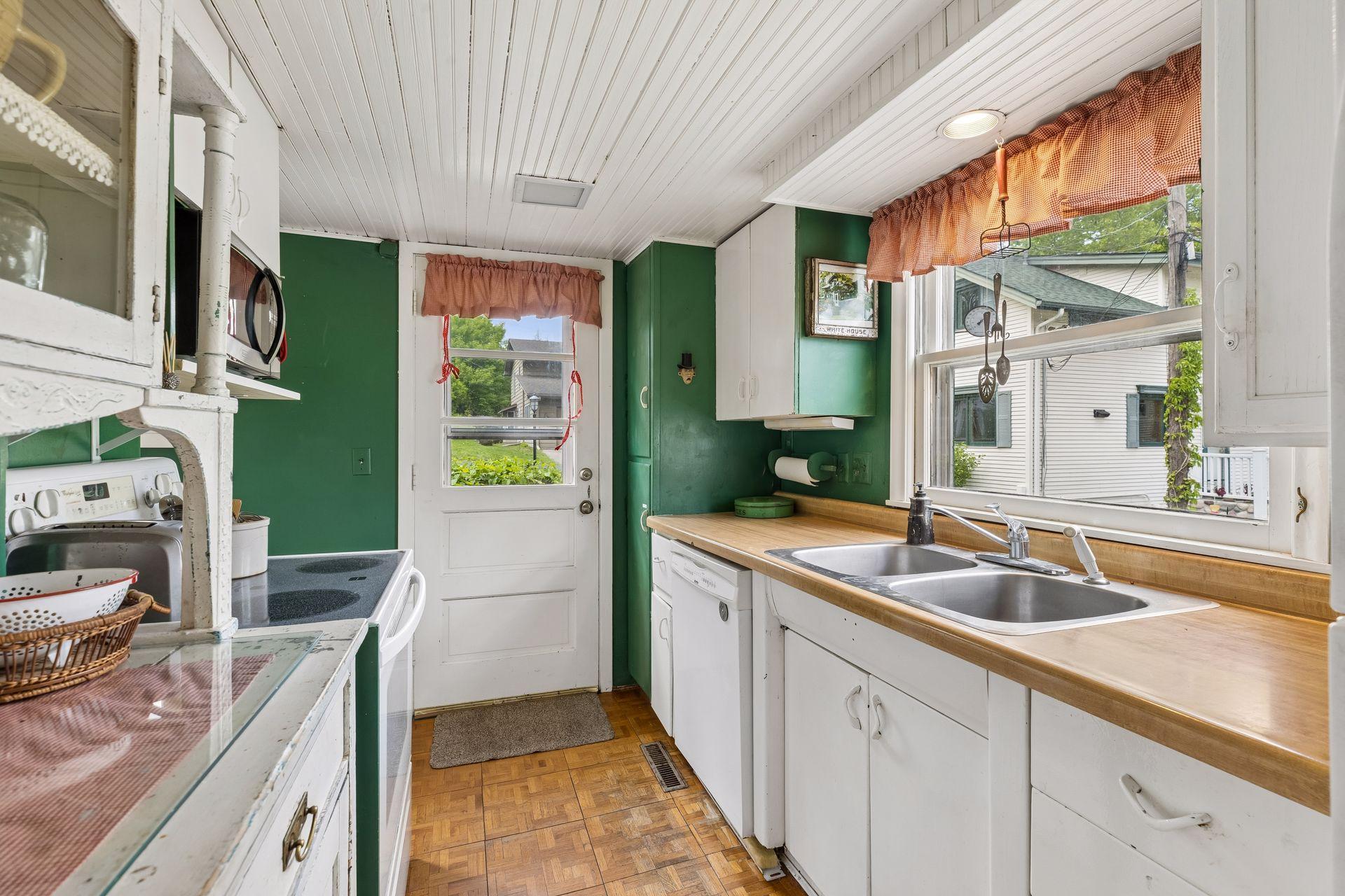 View of Residential at 2830 Center Road, Wayzata MN 55391, Wayzata (13 of 36) - Mike Wilen | Minnesota Team Real Estate