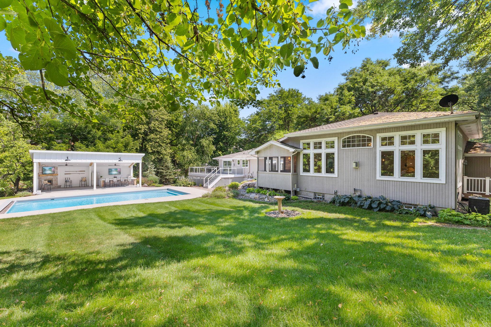 View of Residential at 8100 Oakmere Road, Bloomington MN 55438, Bloomington (38 of 71) - Mike Wilen | Minnesota Team Real Estate