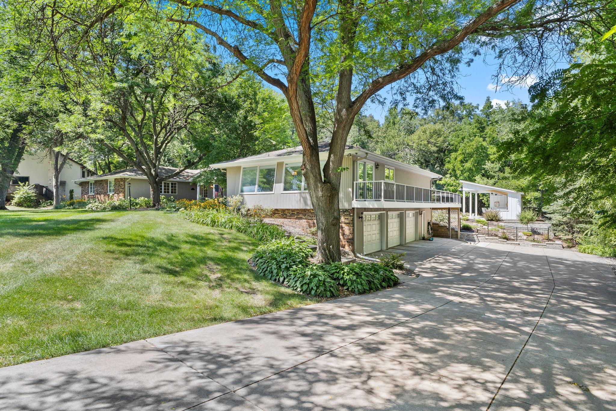 View of Residential at 8100 Oakmere Road, Bloomington MN 55438, Bloomington (66 of 71) - Mike Wilen | Minnesota Team Real Estate