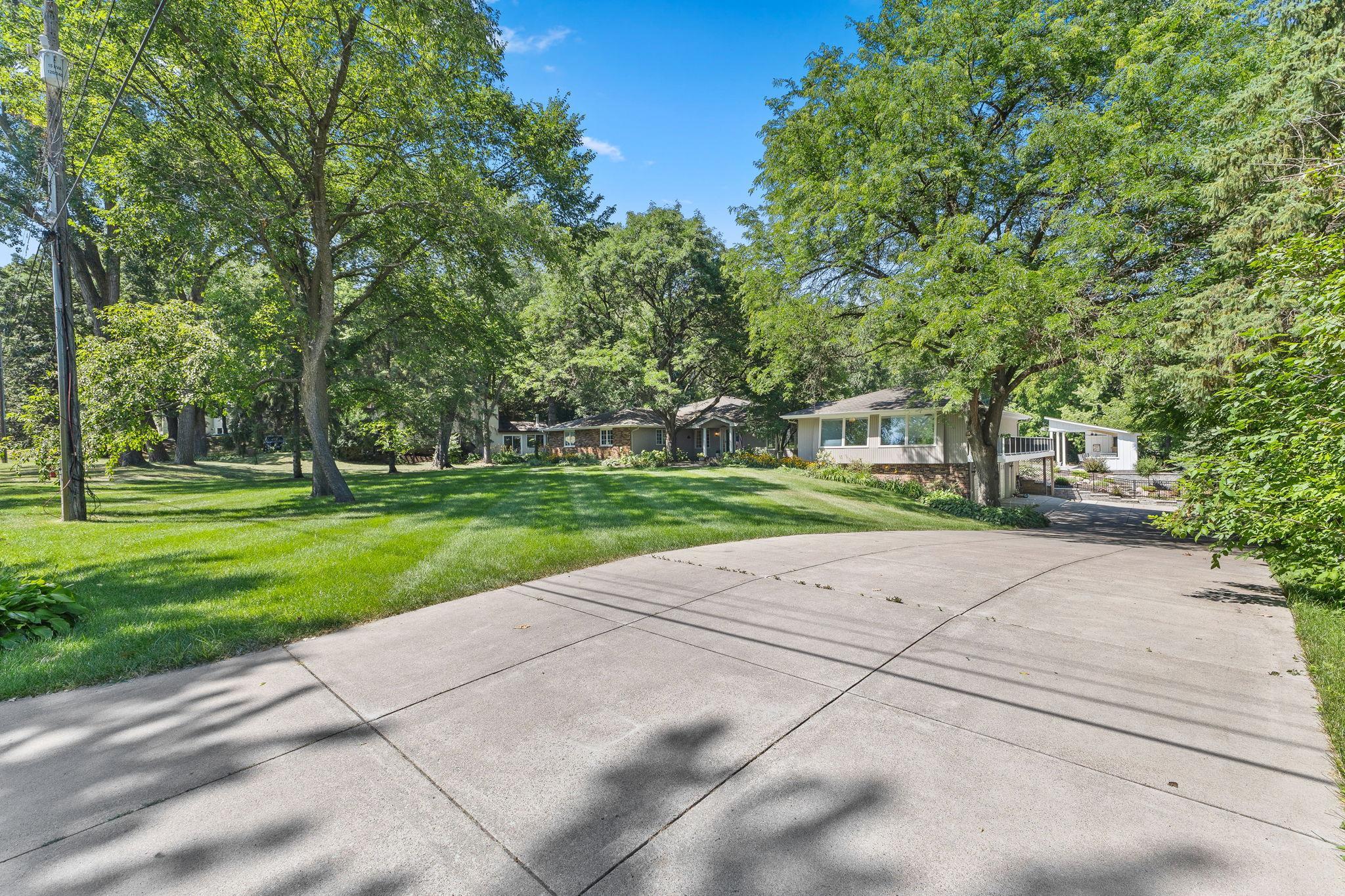 View of Residential at 8100 Oakmere Road, Bloomington MN 55438, Bloomington (67 of 71) - Mike Wilen | Minnesota Team Real Estate