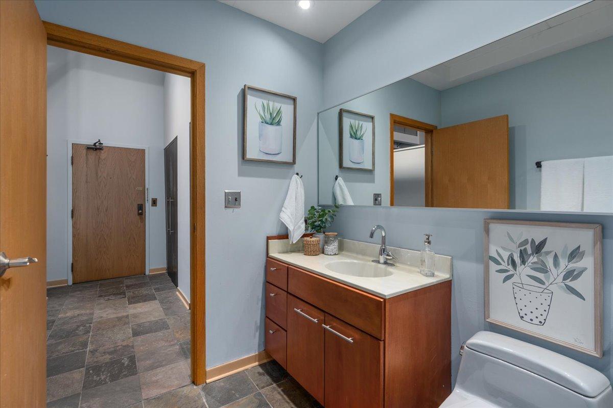 View of Residential at 210 2nd Street #206, Minneapolis MN 55401, Minneapolis (13 of 22) - Mike Wilen | Minnesota Team Real Estate