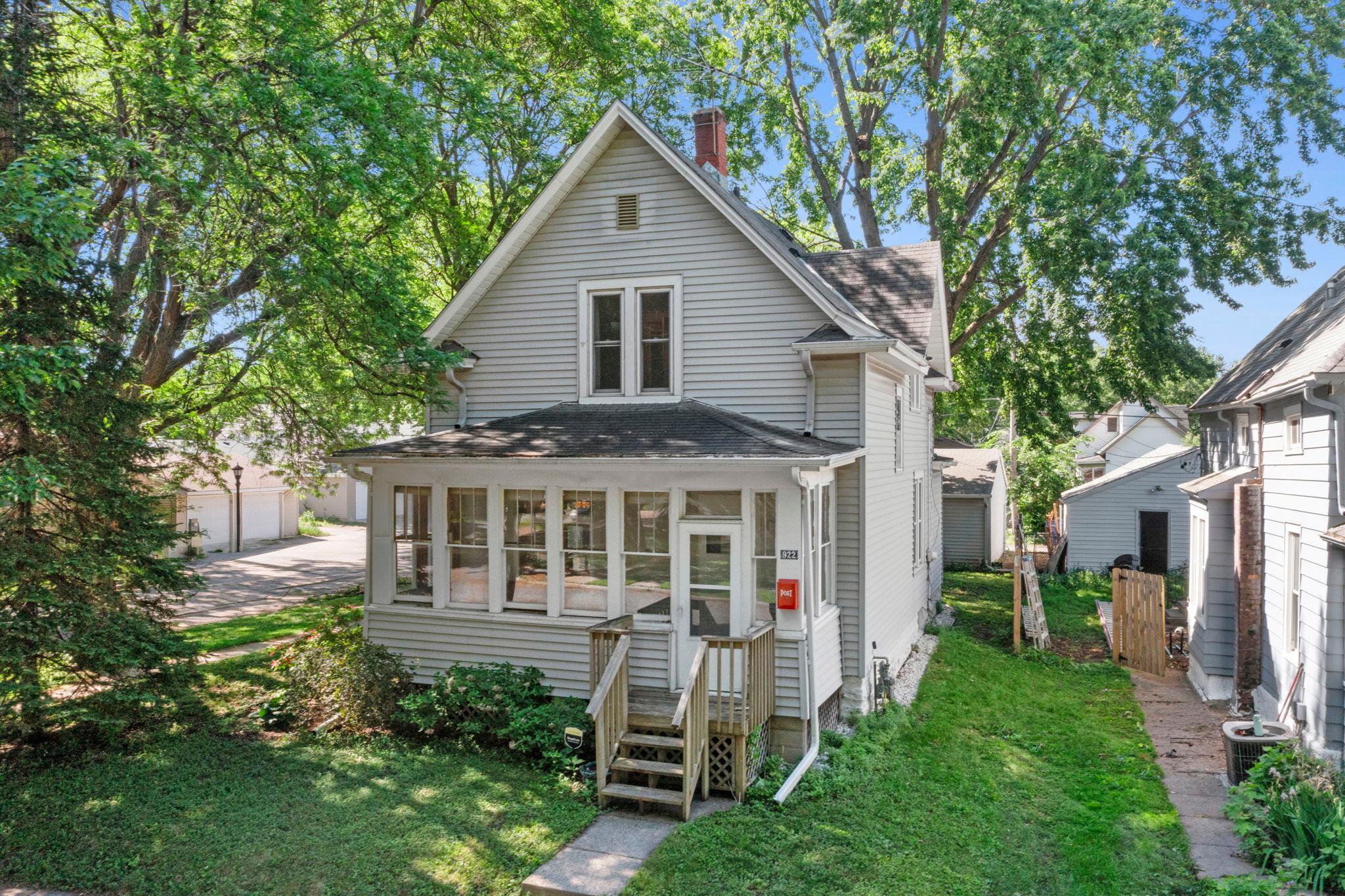 View of Residential at 922 Armstrong Avenue, Saint Paul MN 55102, Saint Paul - Mike Wilen | Minnesota Team Real Estate