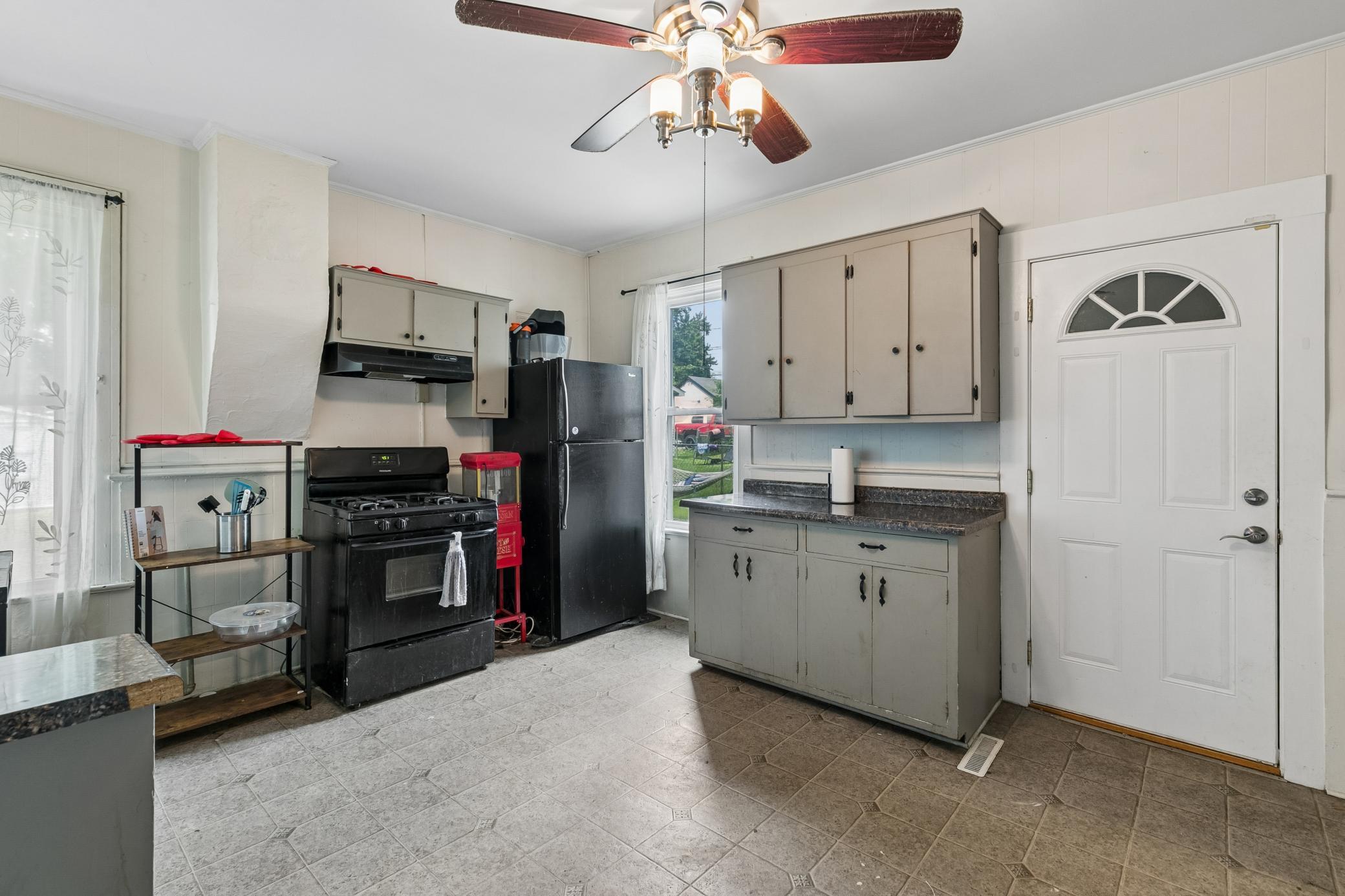 View of Residential at 663 Van Buren Avenue, Saint Paul MN 55104, Saint Paul (5 of 20) - Mike Wilen | Minnesota Team Real Estate