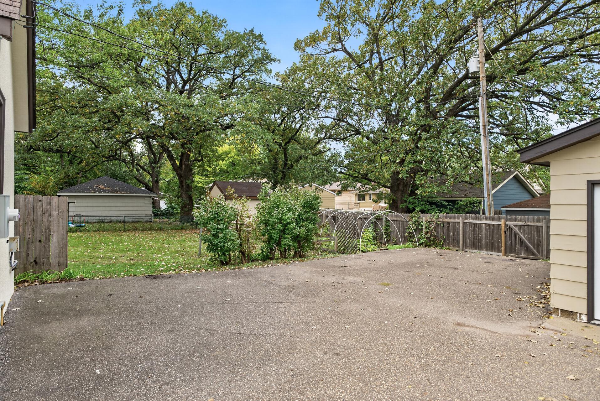 View of Residential at 7418 Edgebrook Drive, Saint Louis Park MN 55426, Saint Louis Park (36 of 40) - Mike Wilen | Minnesota Team Real Estate
