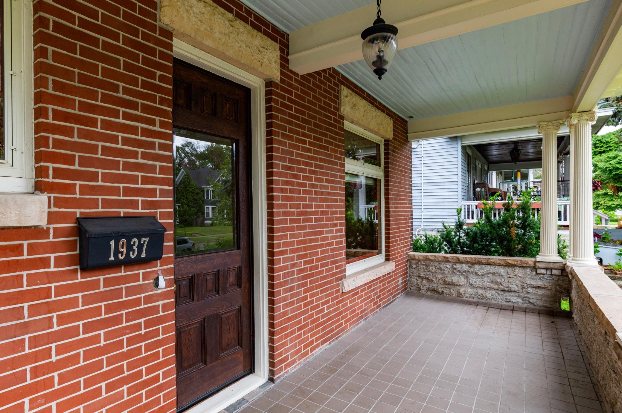 View of Residential at 1937 Selby Avenue, Saint Paul MN 55104, Saint Paul (4 of 49) - Mike Wilen | Minnesota Team Real Estate