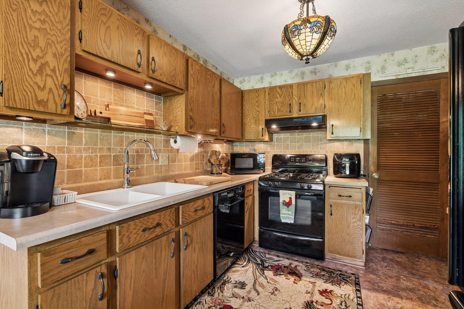 View of Residential at 9558 Kingsview Lane, Maple Grove MN 55369, Maple Grove (7 of 22) - Mike Wilen | Minnesota Team Real Estate