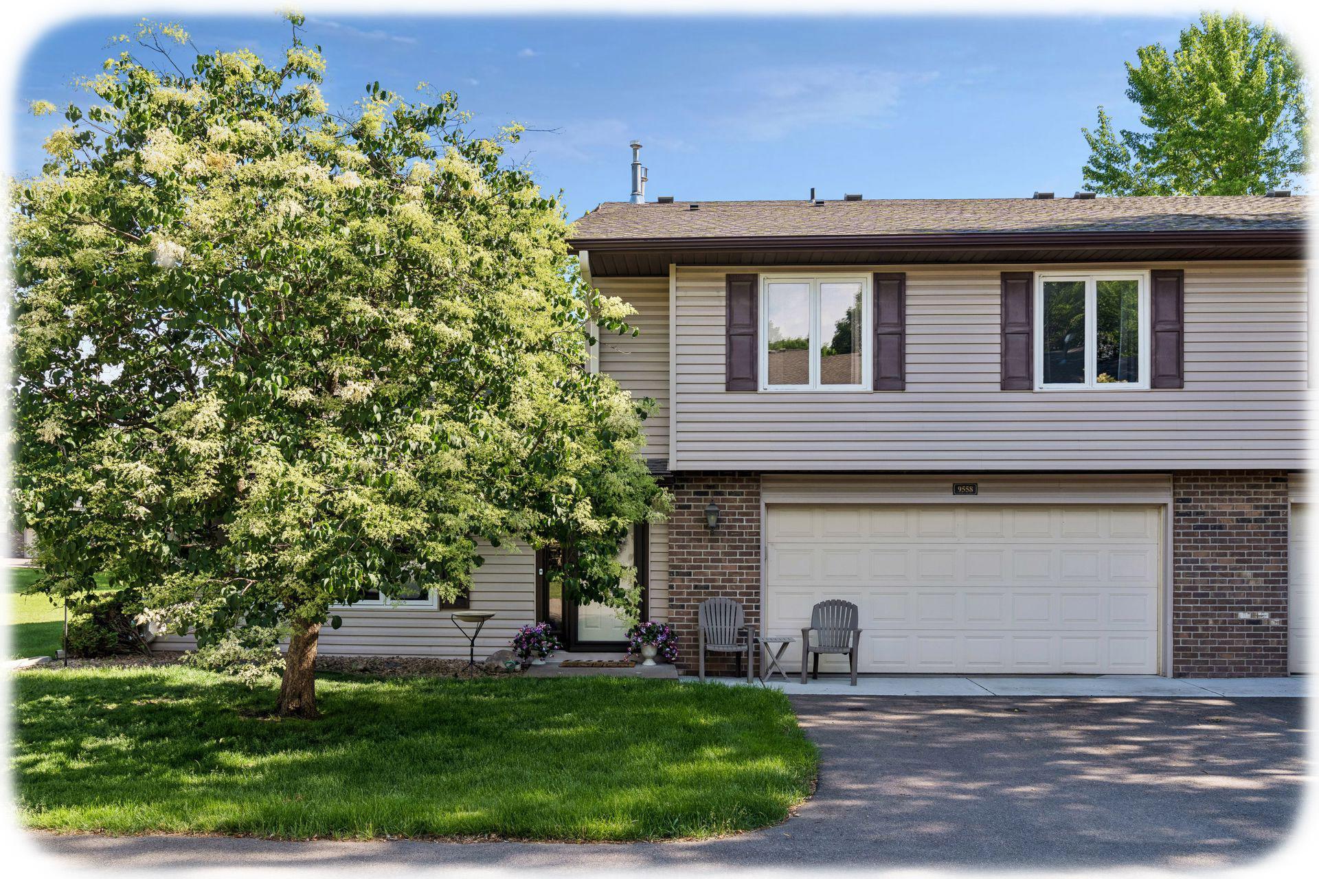 View of Residential at 9558 Kingsview Lane, Maple Grove MN 55369, Maple Grove (19 of 22) - Mike Wilen | Minnesota Team Real Estate
