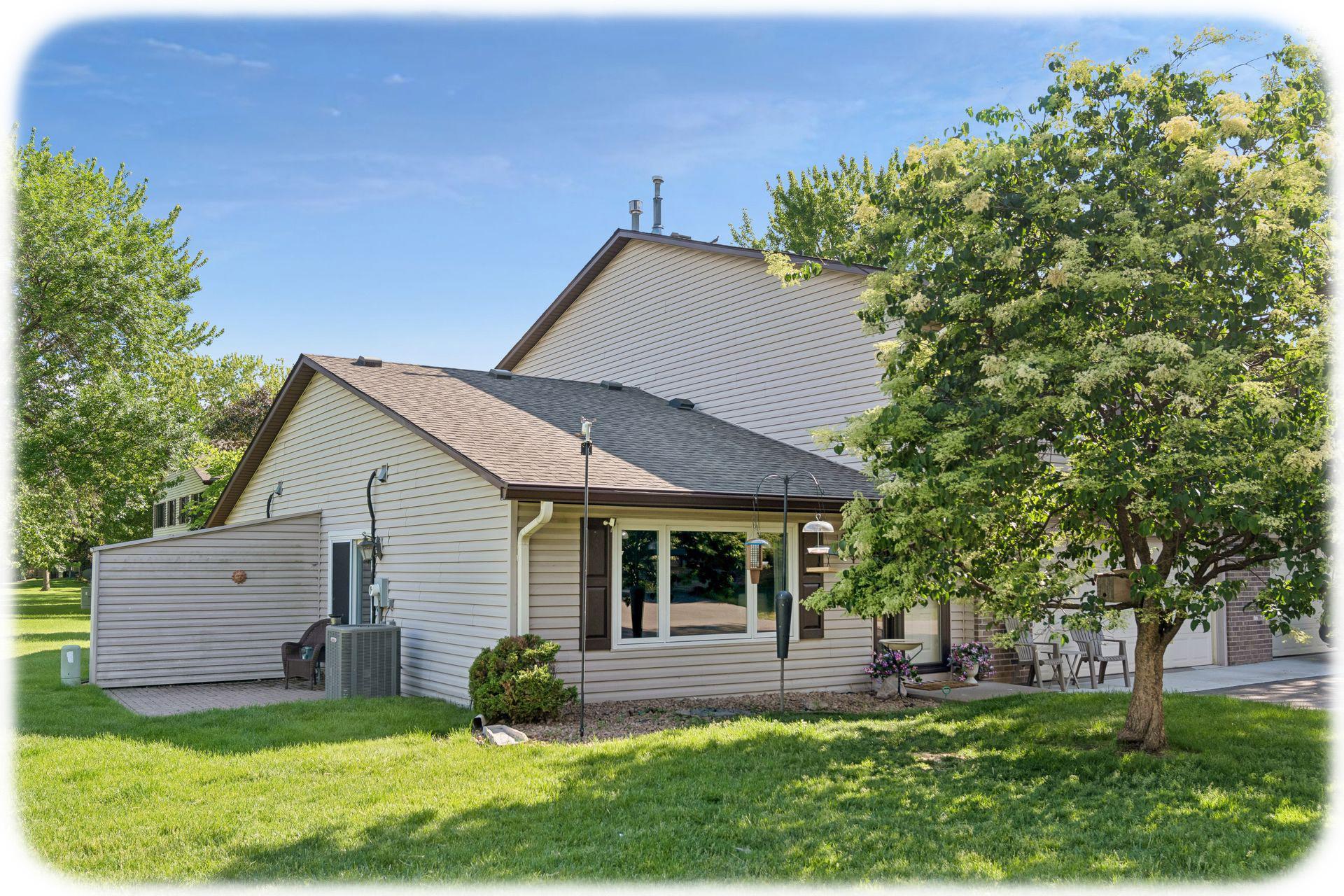 View of Residential at 9558 Kingsview Lane, Maple Grove MN 55369, Maple Grove (18 of 22) - Mike Wilen | Minnesota Team Real Estate