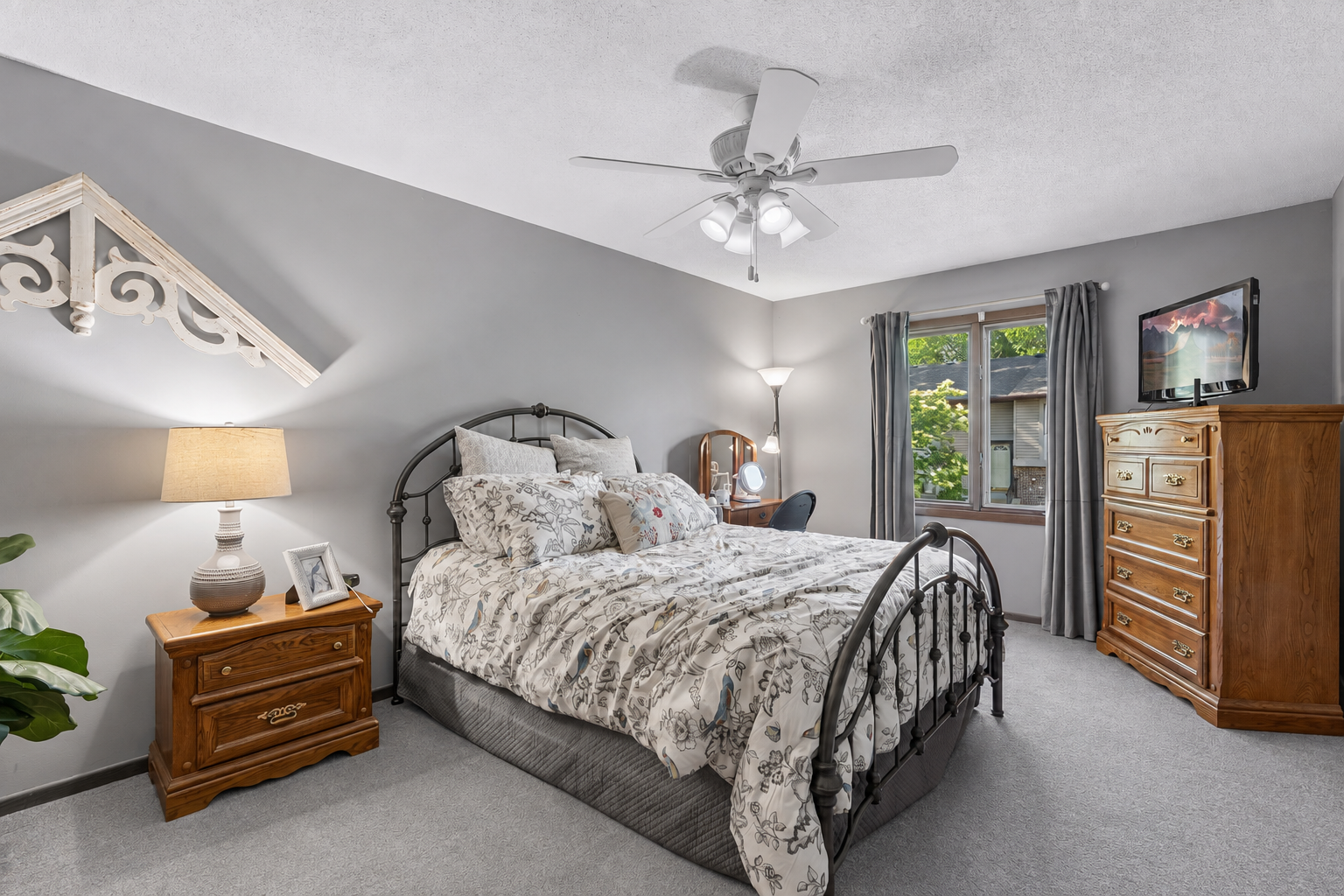 View of Residential at 9558 Kingsview Lane, Maple Grove MN 55369, Maple Grove (11 of 22) - Mike Wilen | Minnesota Team Real Estate