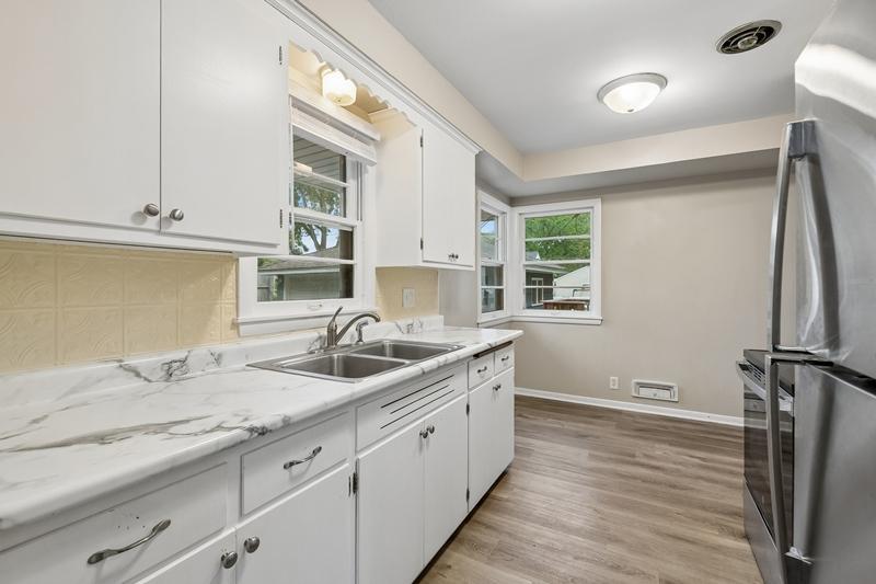 View of Residential at 7520 Thomas Avenue, Richfield MN 55423, Richfield (21 of 40) - Mike Wilen | Minnesota Team Real Estate