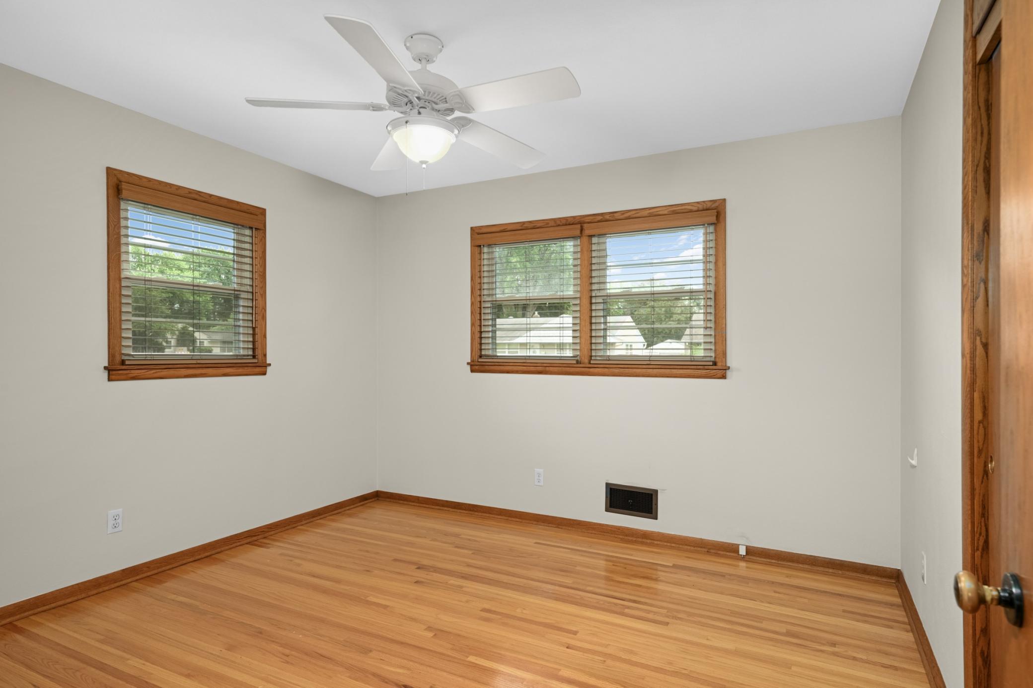 View of Residential at 333 Emerson Avenue, West Saint Paul MN 55118, West Saint Paul (7 of 16) - Mike Wilen | Minnesota Team Real Estate
