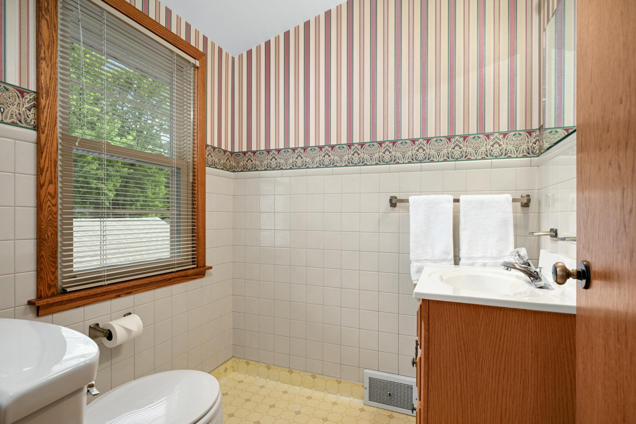 View of Residential at 333 Emerson Avenue, West Saint Paul MN 55118, West Saint Paul (12 of 16) - Mike Wilen | Minnesota Team Real Estate