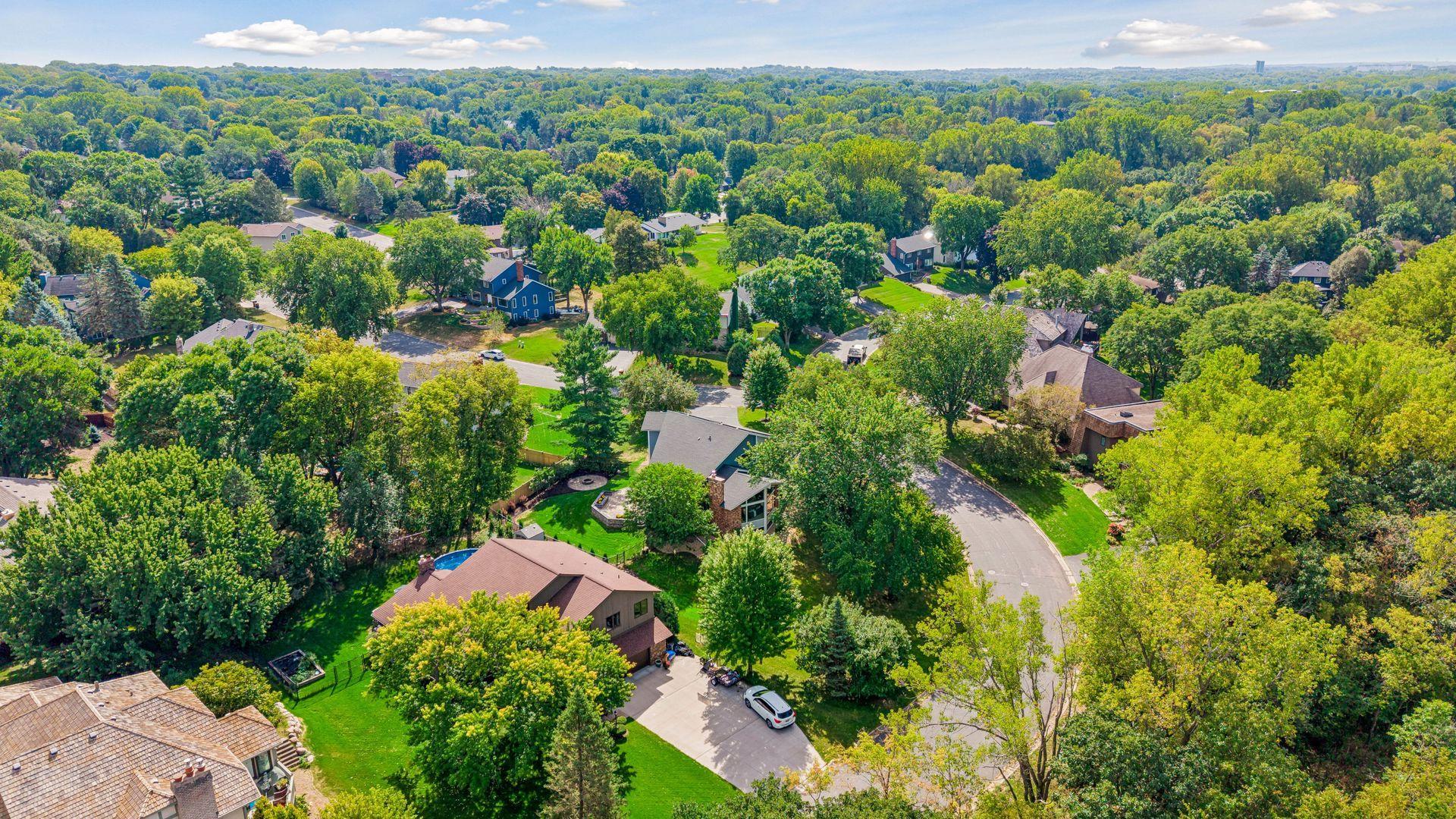 View of Residential at 1728 Trail Road, Mendota Heights MN 55118, Mendota Heights (6 of 69) - Mike Wilen | Minnesota Team Real Estate