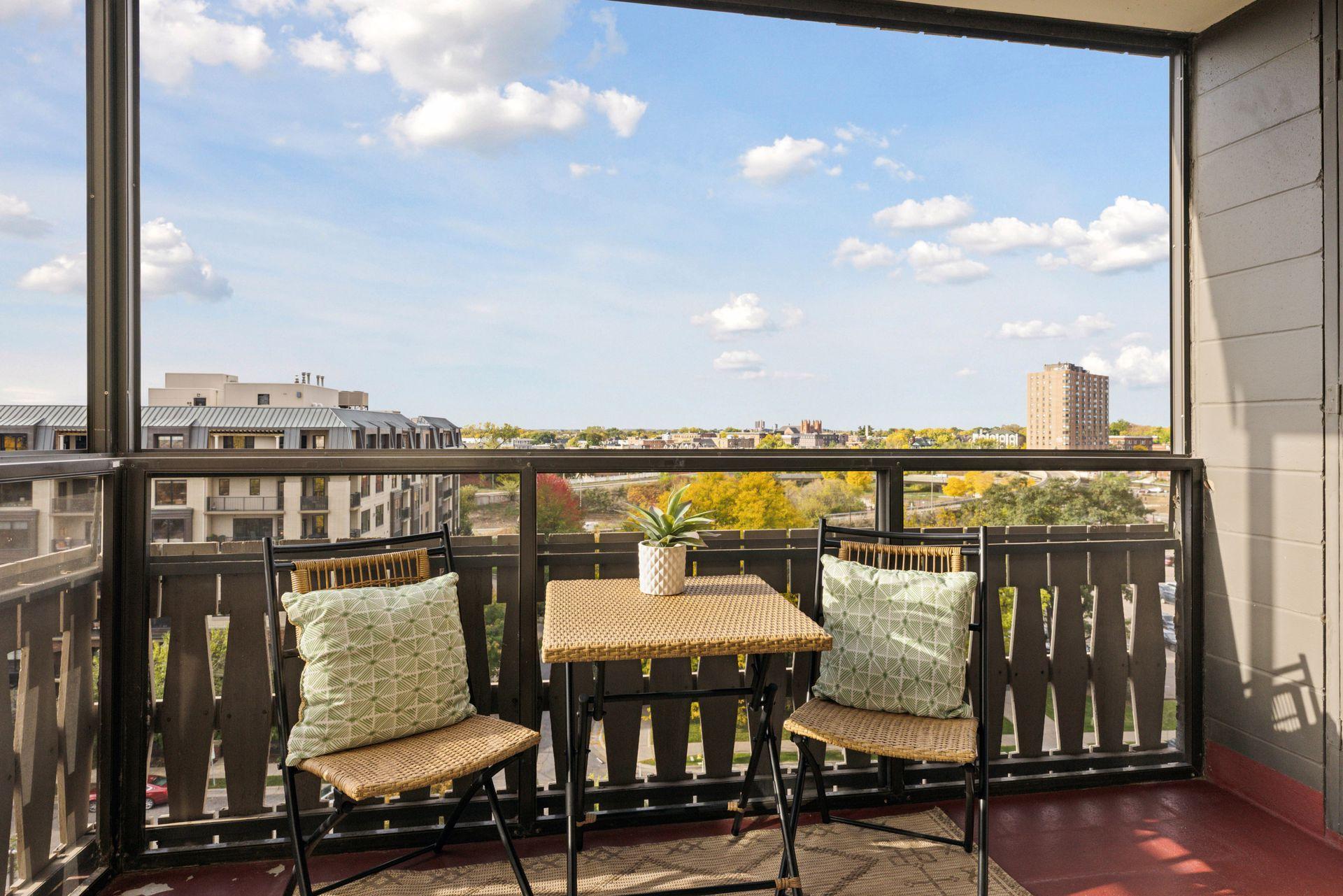 View of Residential at 400 Groveland Avenue #708, Minneapolis MN 55403, Minneapolis (6 of 27) - Mike Wilen | Minnesota Team Real Estate