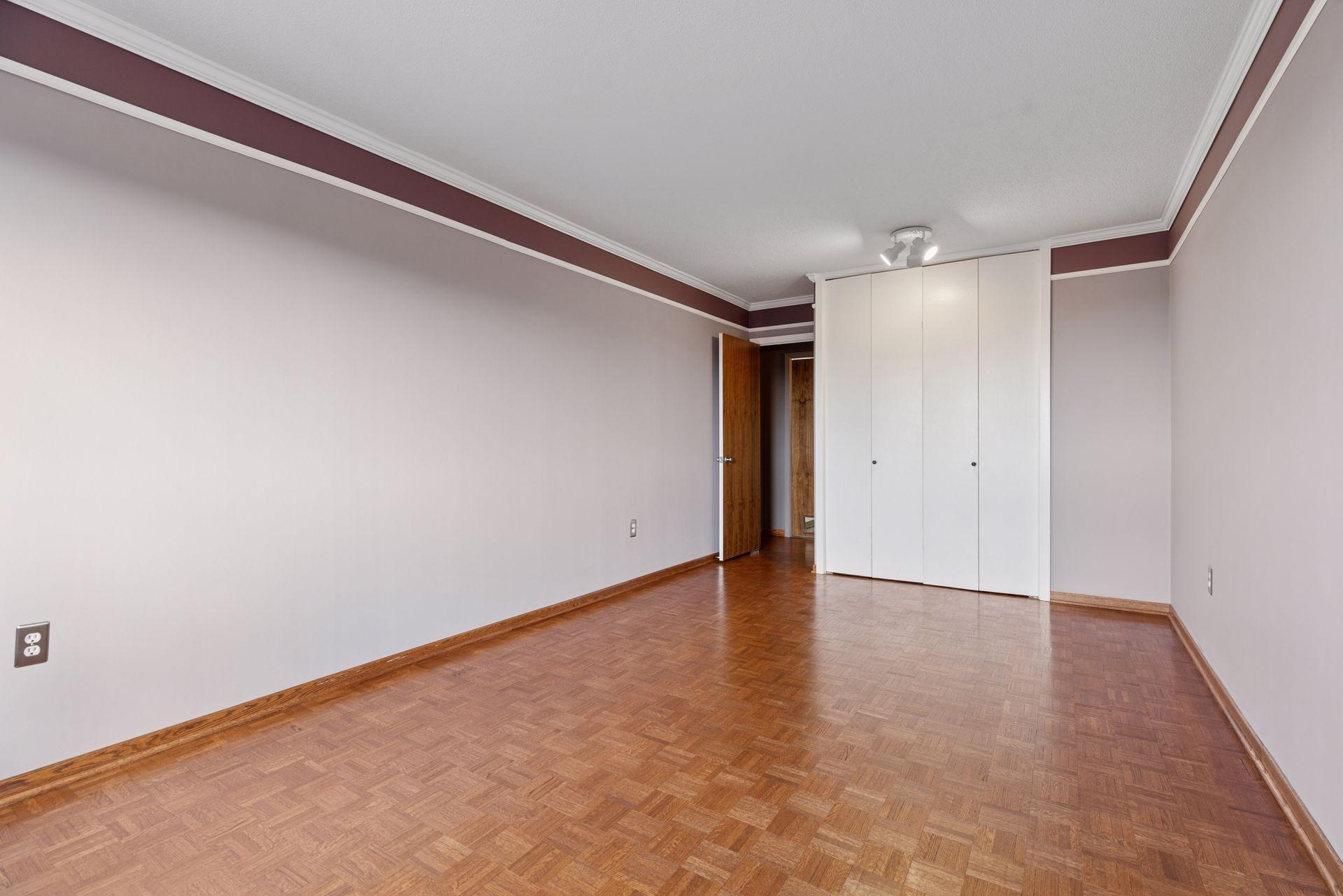 View of Residential at 400 Groveland Avenue #708, Minneapolis MN 55403, Minneapolis (17 of 27) - Mike Wilen | Minnesota Team Real Estate