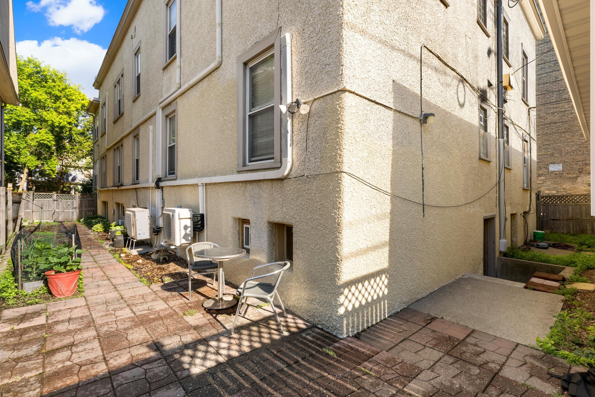 View of Residential at 2011 Emerson Avenue #202, Minneapolis MN 55405, Minneapolis (20 of 23) - Mike Wilen | Minnesota Team Real Estate