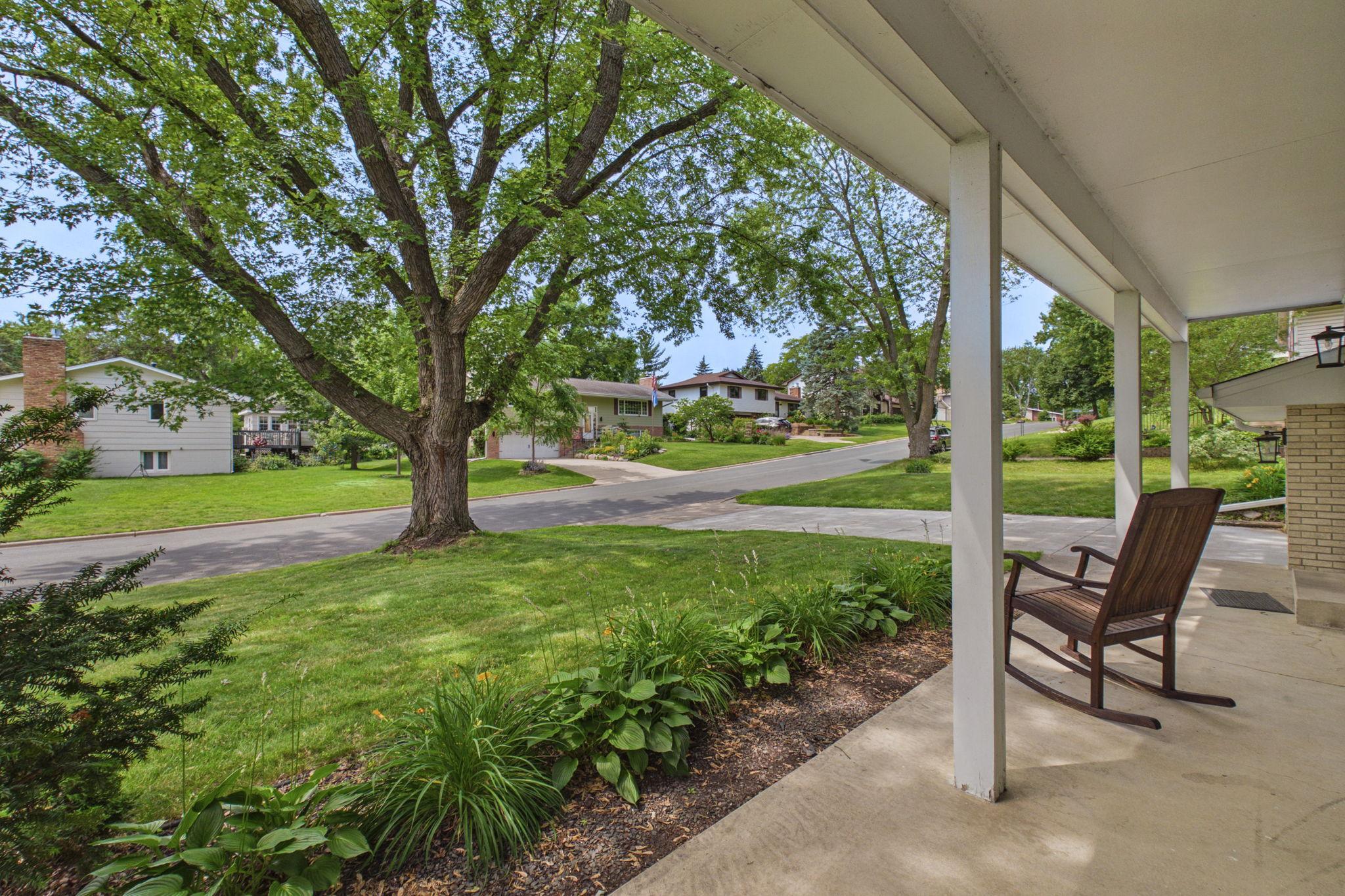 View of Residential at 9100 34 1/2 Avenue, New Hope MN 55427, New Hope (3 of 17) - Mike Wilen | Minnesota Team Real Estate