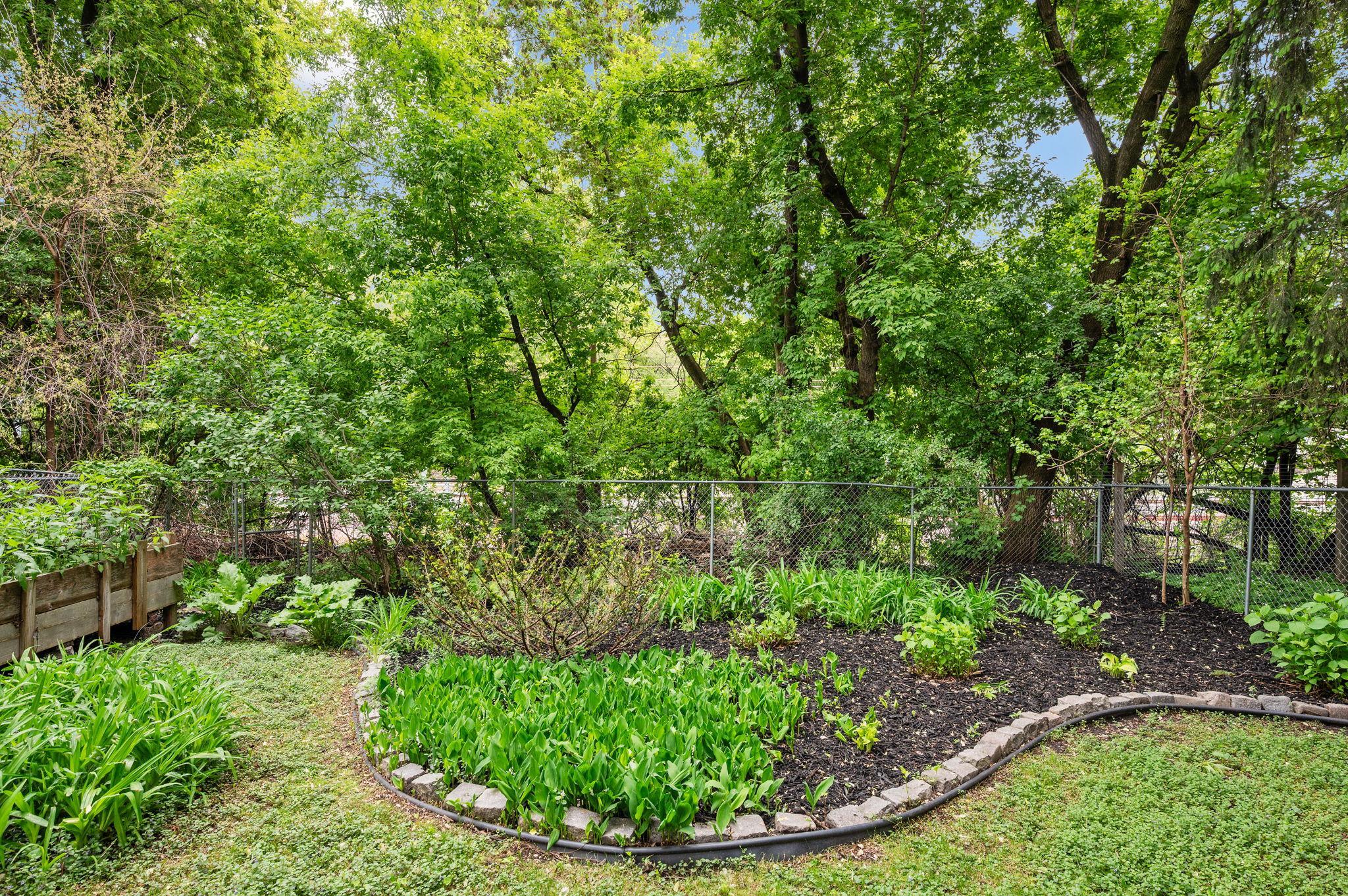 View of Residential at 2015 Upton Avenue, Minneapolis MN 55405, Minneapolis (46 of 65) - Mike Wilen | Minnesota Team Real Estate