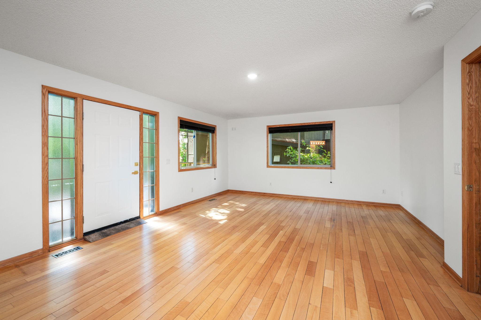 View of Residential at 2015 Upton Avenue, Minneapolis MN 55405, Minneapolis (15 of 65) - Mike Wilen | Minnesota Team Real Estate