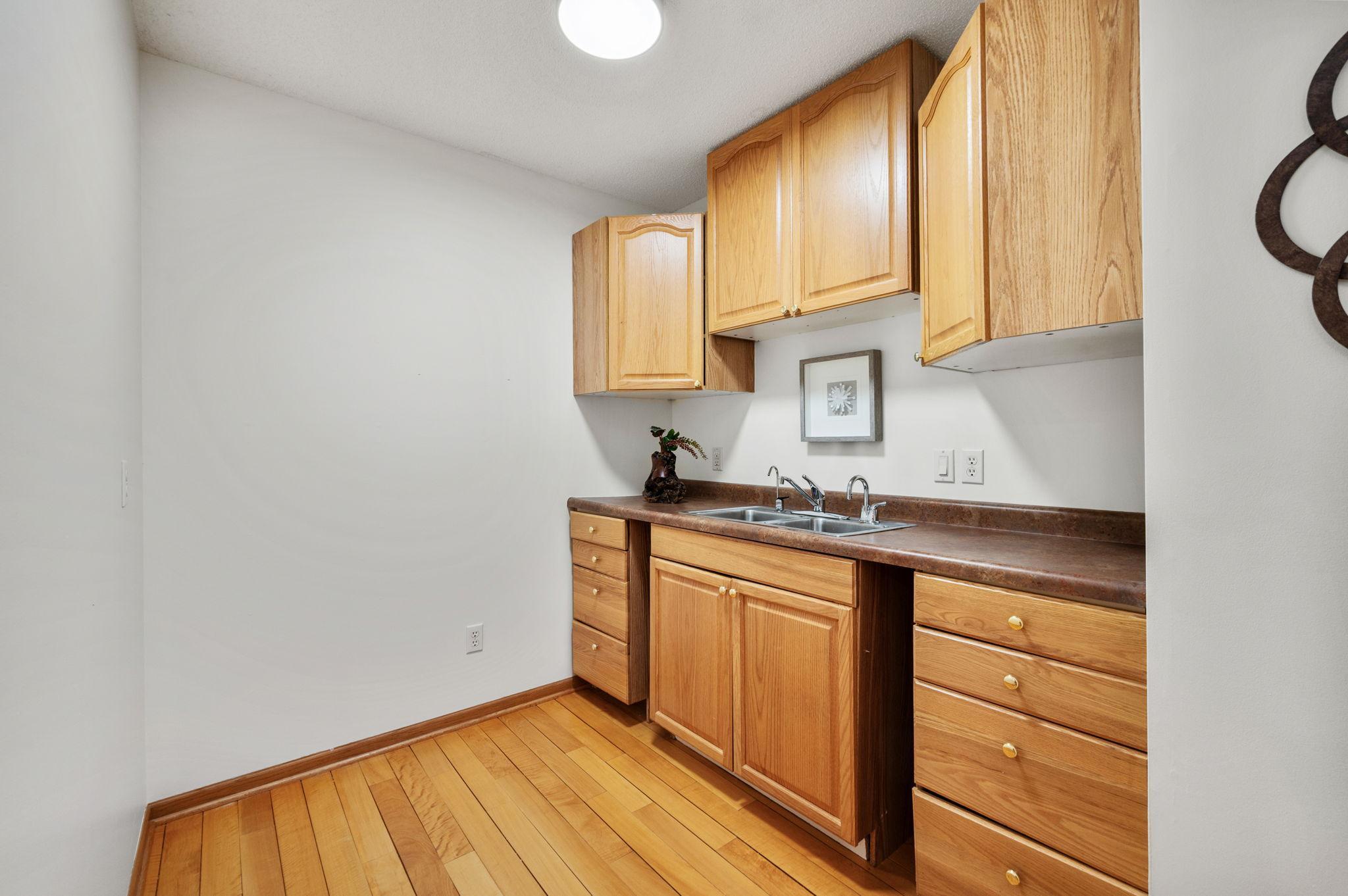 View of Residential at 2015 Upton Avenue, Minneapolis MN 55405, Minneapolis (13 of 65) - Mike Wilen | Minnesota Team Real Estate