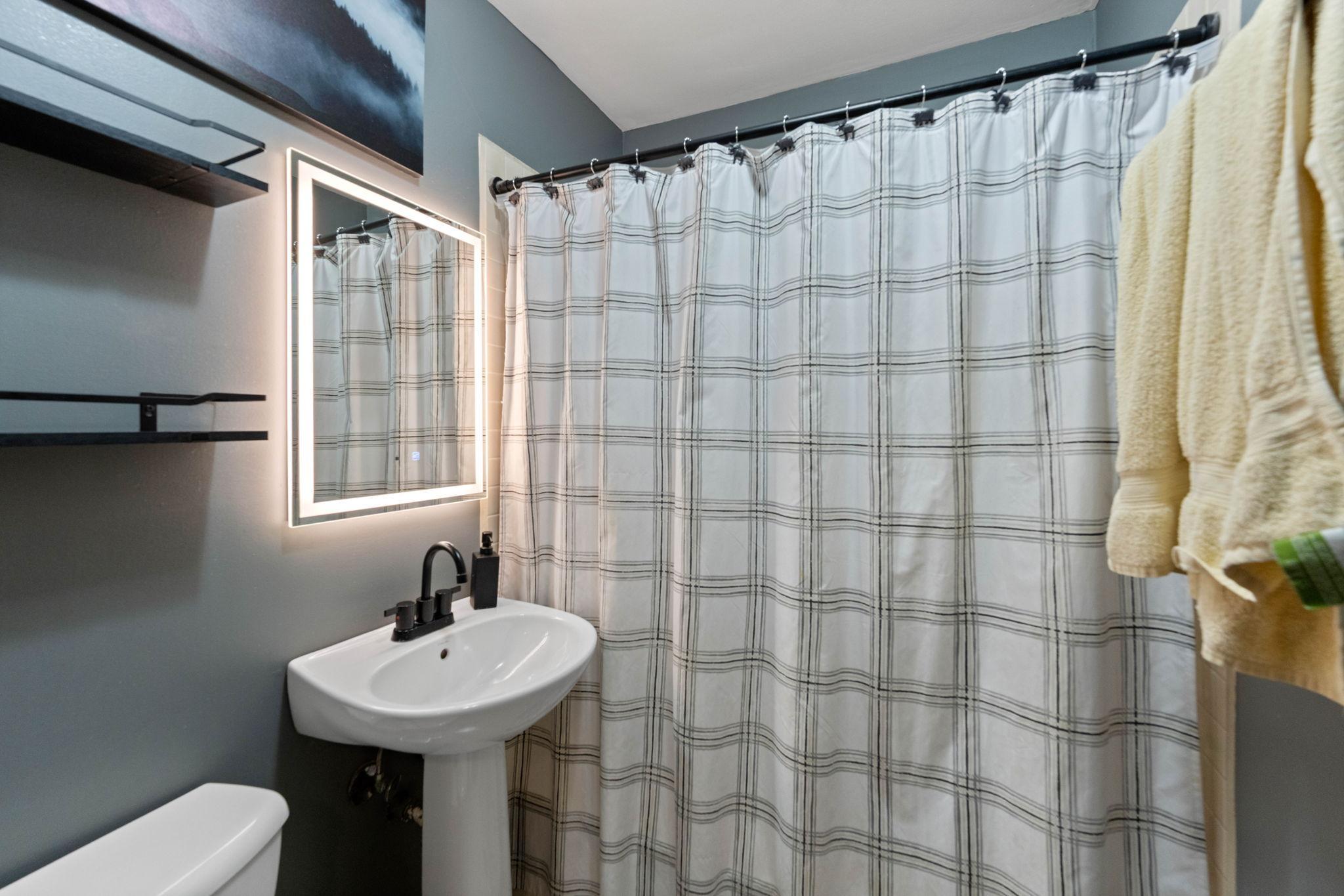 View of Residential at 3611 Lee Avenue, Robbinsdale MN 55422, Robbinsdale (9 of 36) - Mike Wilen | Minnesota Team Real Estate