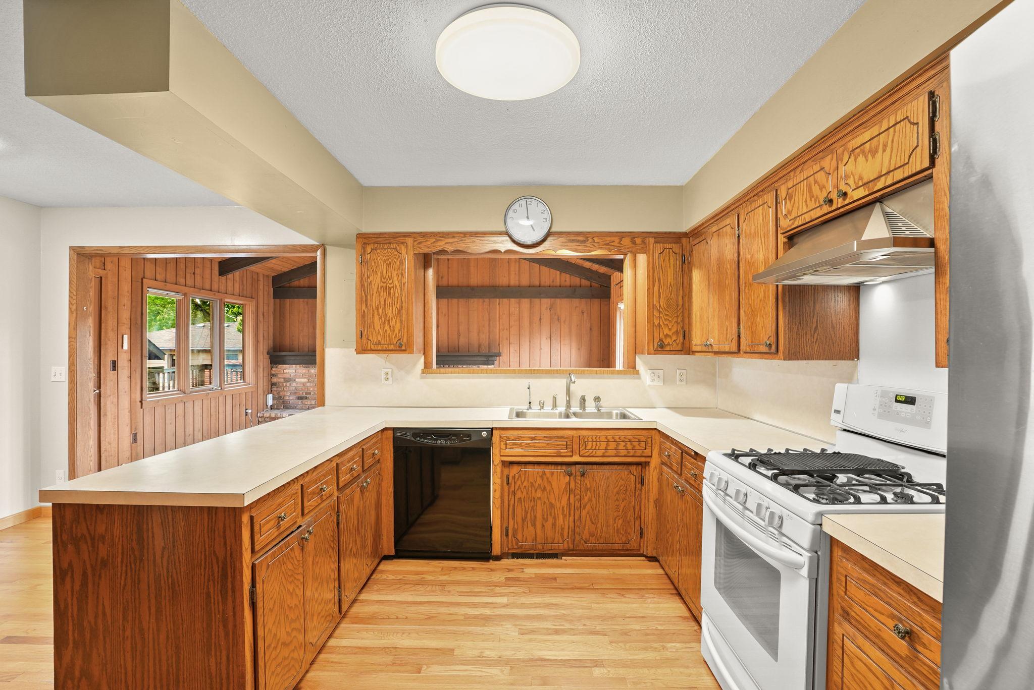 View of Residential at 4018 Shamrock Drive, Saint Anthony MN 55421, Saint Anthony (21 of 55) - Mike Wilen | Minnesota Team Real Estate