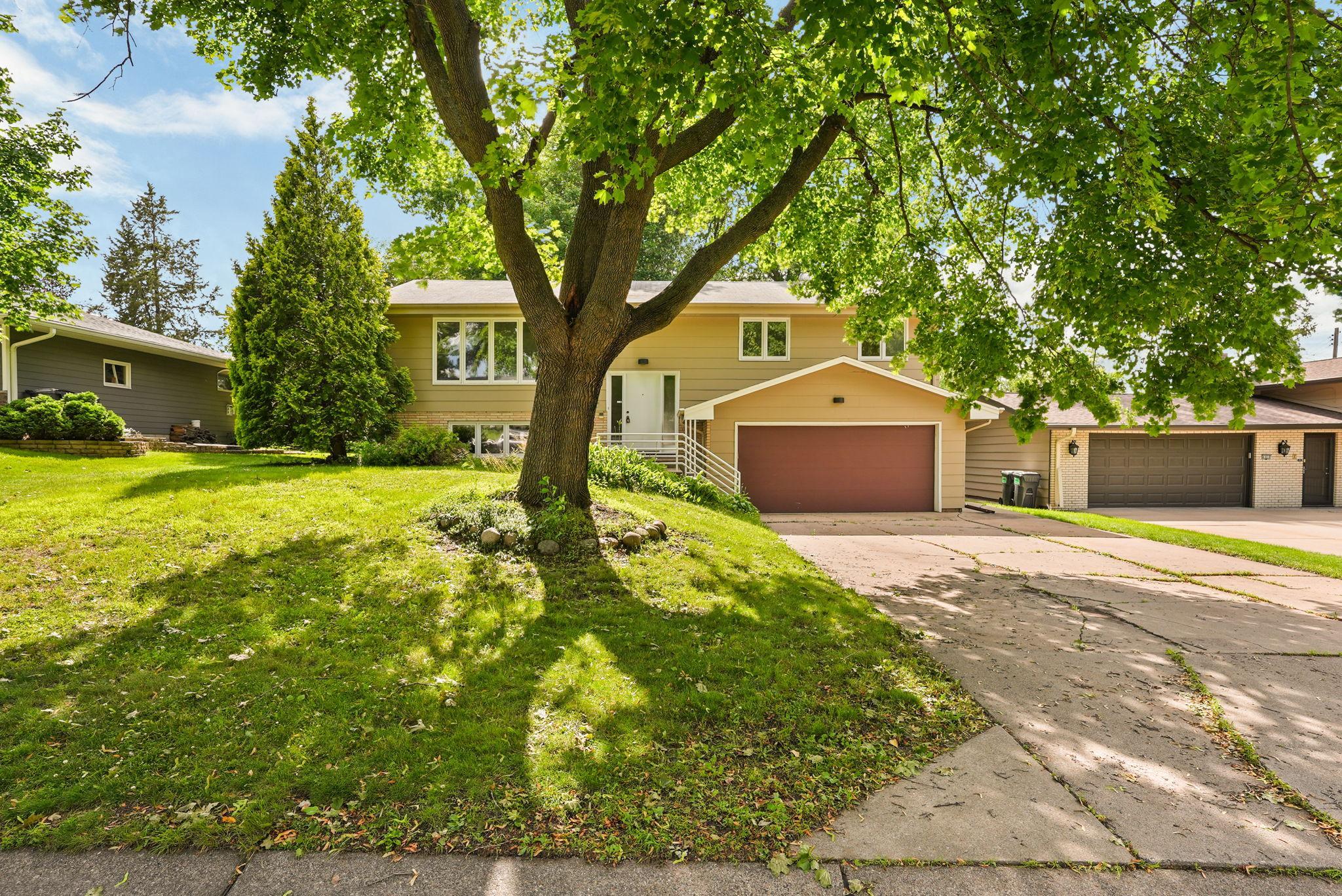 View of Residential at 4018 Shamrock Drive, Saint Anthony MN 55421, Saint Anthony (4 of 55) - Mike Wilen | Minnesota Team Real Estate