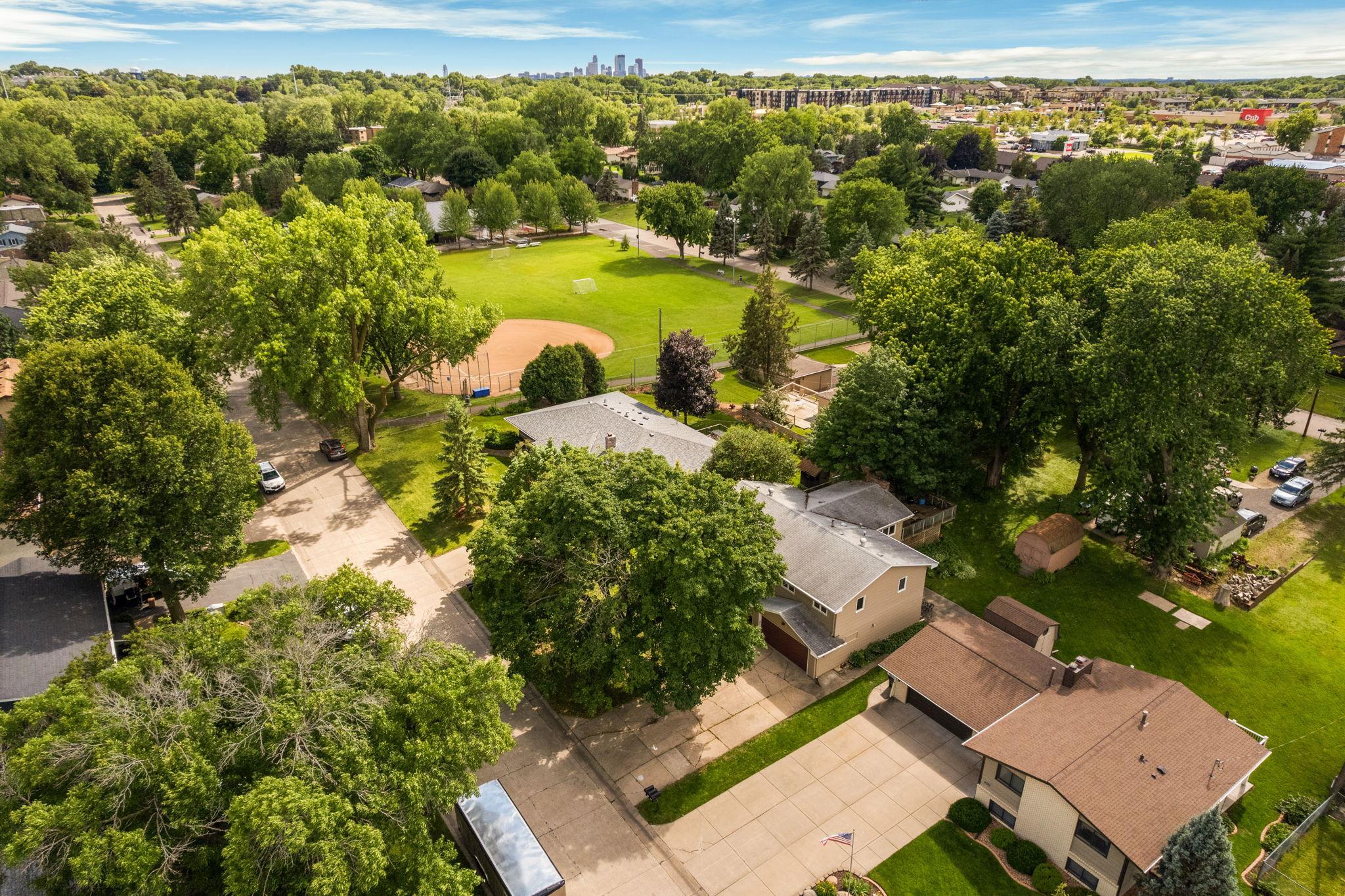 View of Residential at 4018 Shamrock Drive, Saint Anthony MN 55421, Saint Anthony (51 of 55) - Mike Wilen | Minnesota Team Real Estate