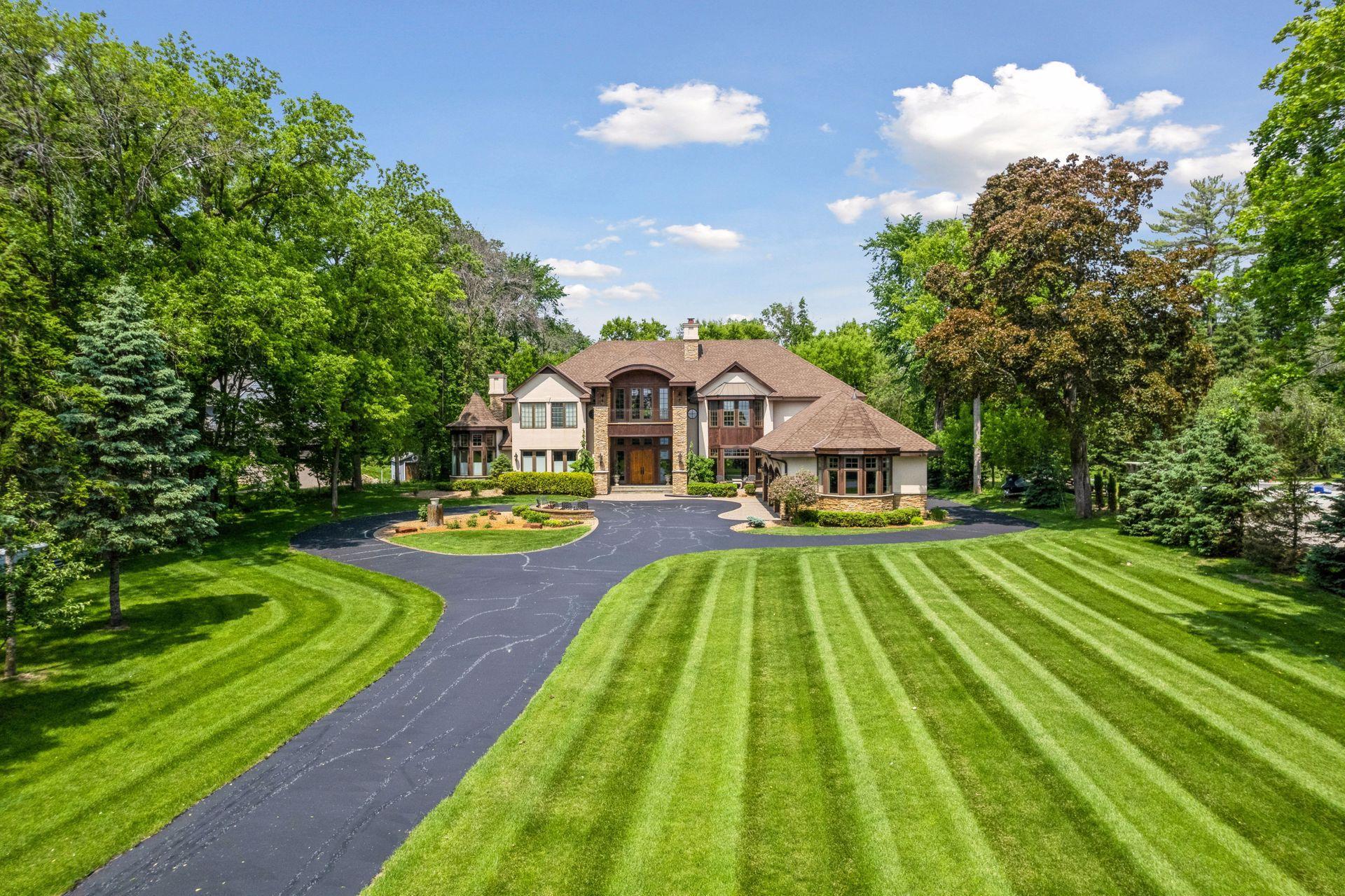 View of Residential at 1910 Shoreline Drive, Wayzata MN 55391, Wayzata (4 of 59) - Mike Wilen | Minnesota Team Real Estate