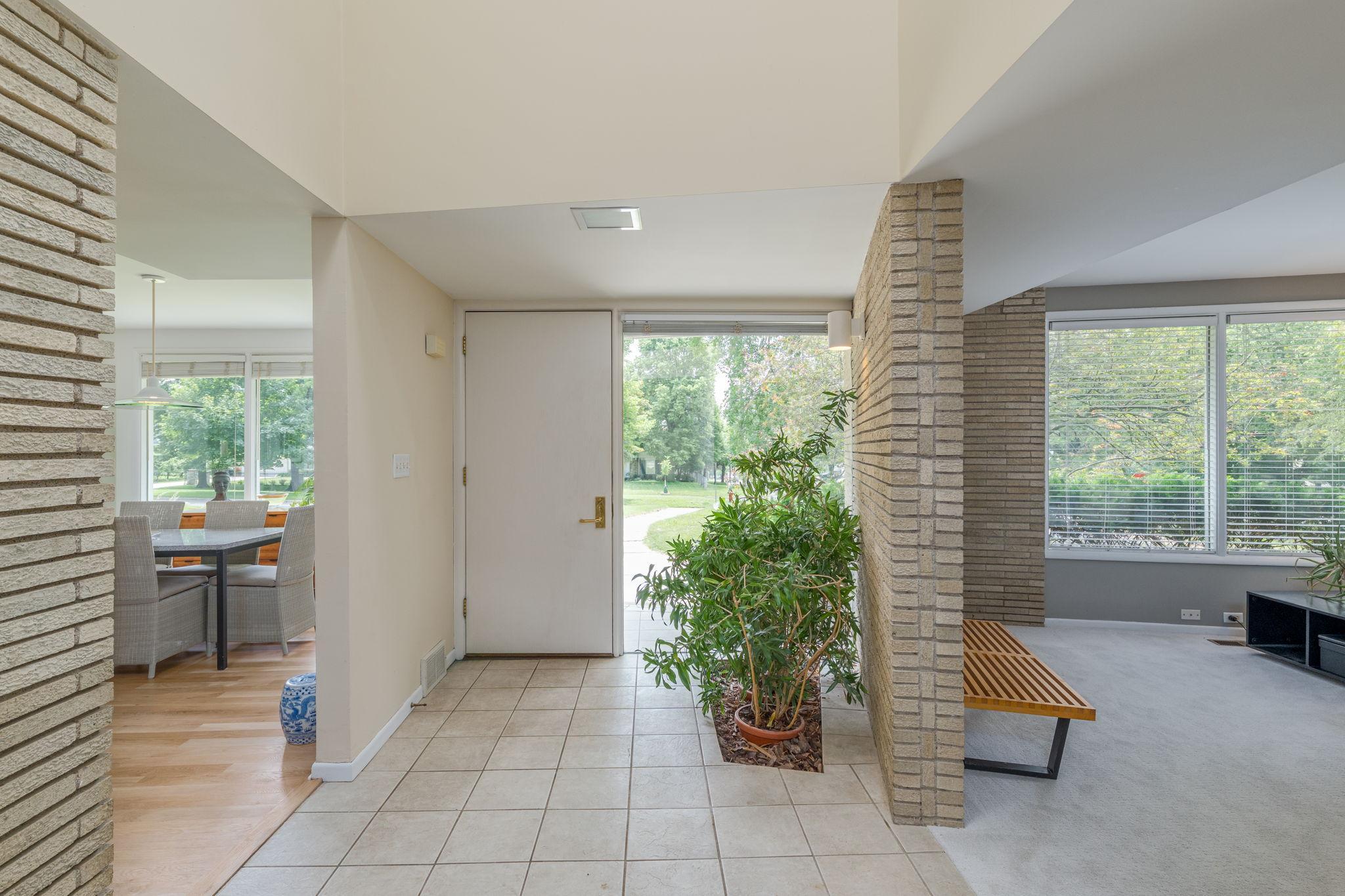 View of Residential at 2191 Edgcumbe Road, Saint Paul MN 55116, Saint Paul (8 of 58) - Mike Wilen | Minnesota Team Real Estate