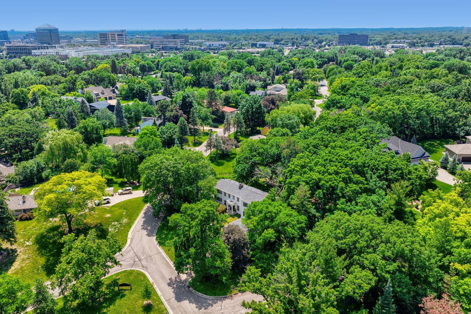 View of Residential at 211 Paisley Lane, Golden Valley MN 55422, Golden Valley (42 of 48) - Mike Wilen | Minnesota Team Real Estate