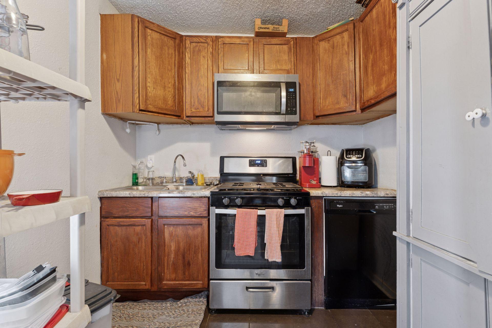 View of Residential Income at 3033 Park Avenue, Minneapolis MN 55407, Minneapolis (21 of 51) - Mike Wilen | Minnesota Team Real Estate