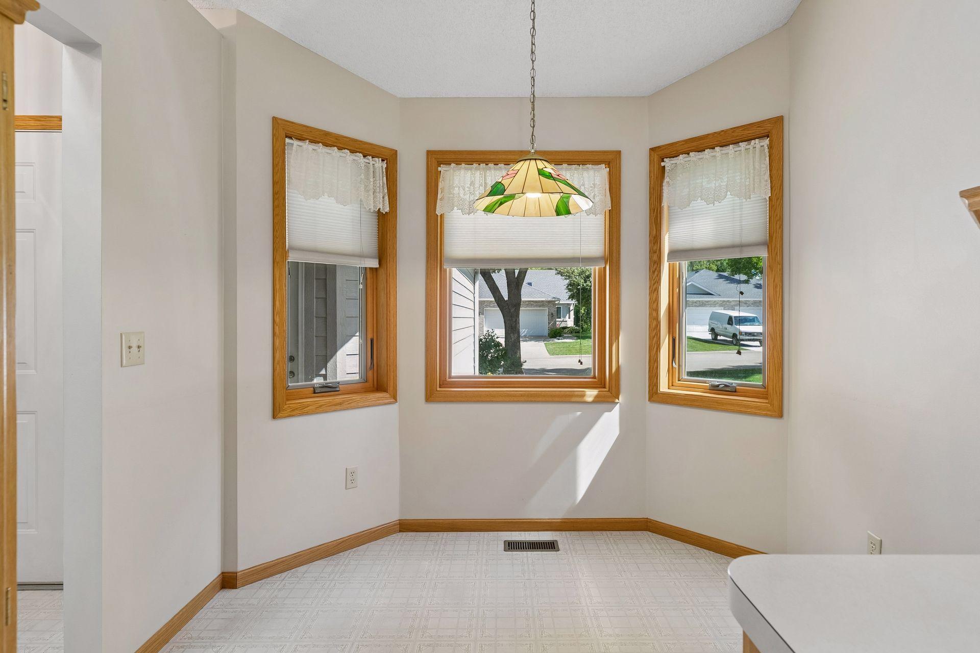 View of Residential at 710 Emerald Ridge, Roseville MN 55113, Roseville (18 of 47) - Mike Wilen | Minnesota Team Real Estate