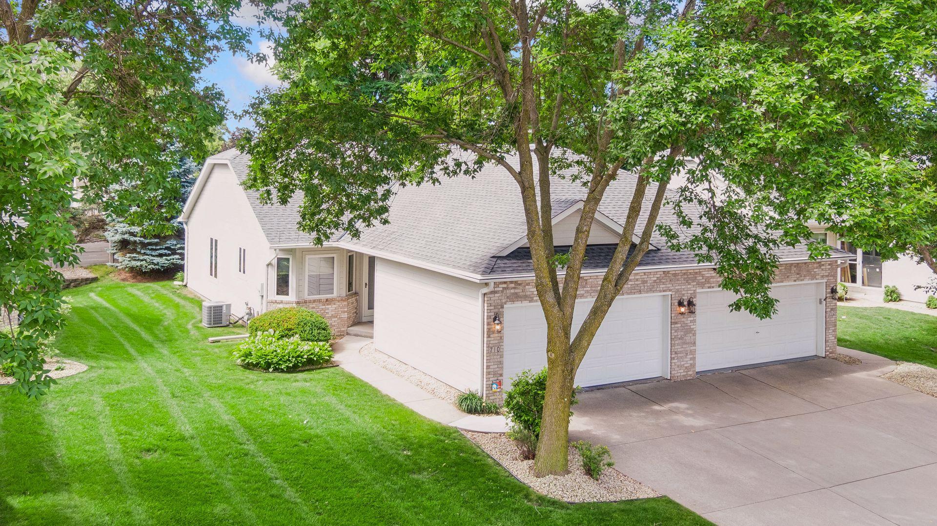 View of Residential at 710 Emerald Ridge, Roseville MN 55113, Roseville (3 of 47) - Mike Wilen | Minnesota Team Real Estate