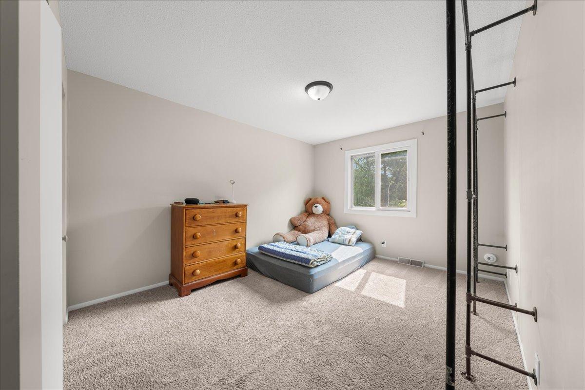 View of Residential at 4836 Grenwich Trail, Oakdale MN 55128, Oakdale (22 of 24) - Mike Wilen | Minnesota Team Real Estate