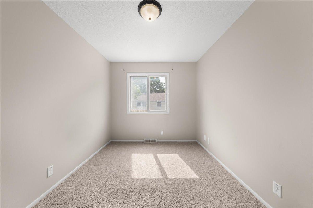 View of Residential at 4836 Grenwich Trail, Oakdale MN 55128, Oakdale (20 of 24) - Mike Wilen | Minnesota Team Real Estate