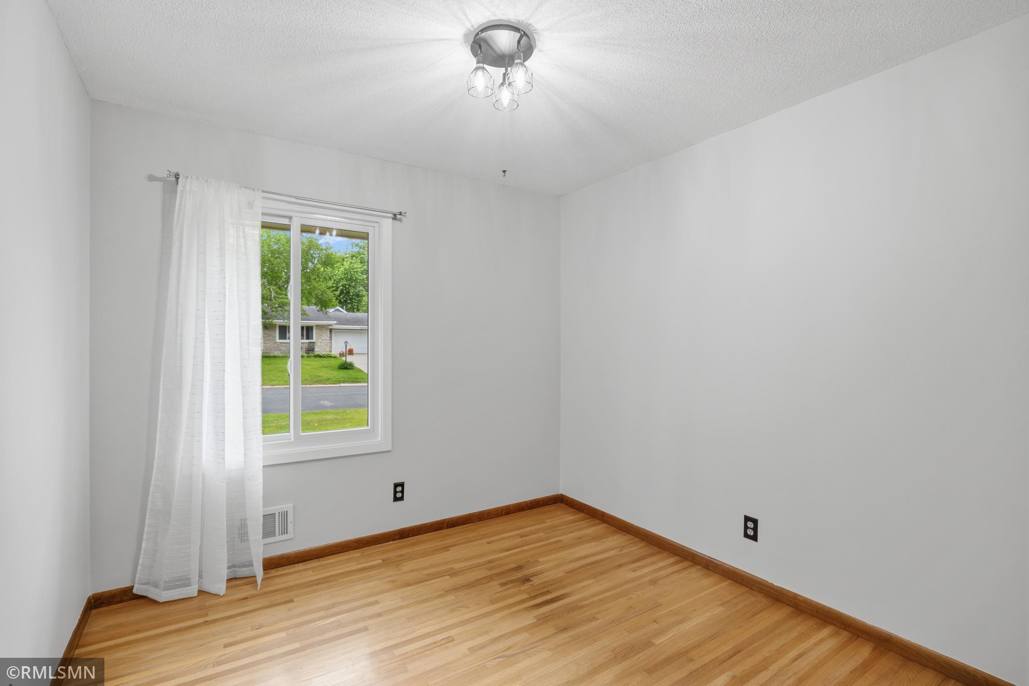 View of Residential at 10157 Irwin Road, Bloomington MN 55437, Bloomington (25 of 34) - Mike Wilen | Minnesota Team Real Estate