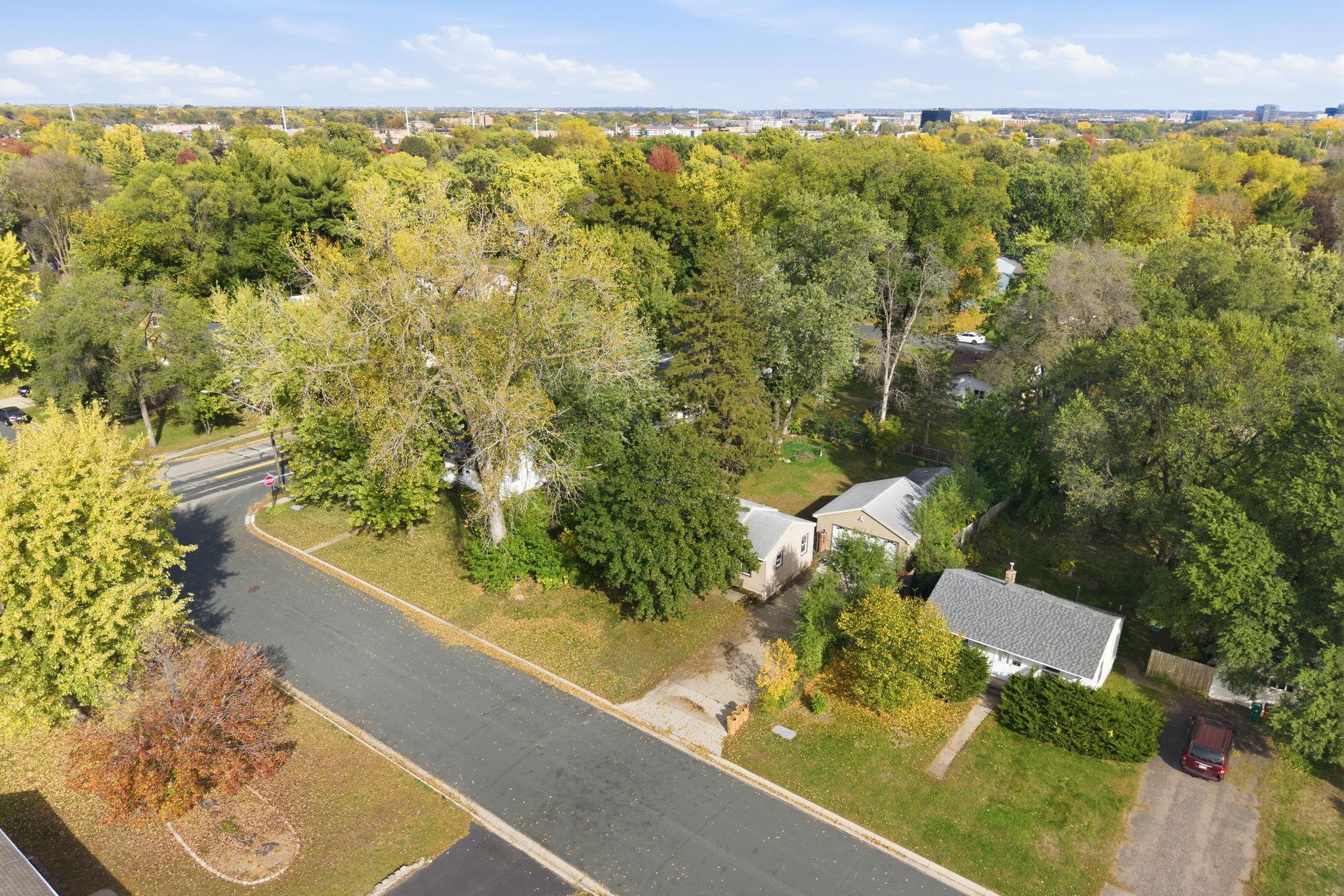 View of Residential at 8207 3rd Avenue, Bloomington MN 55420, Bloomington (31 of 32) - Mike Wilen | Minnesota Team Real Estate