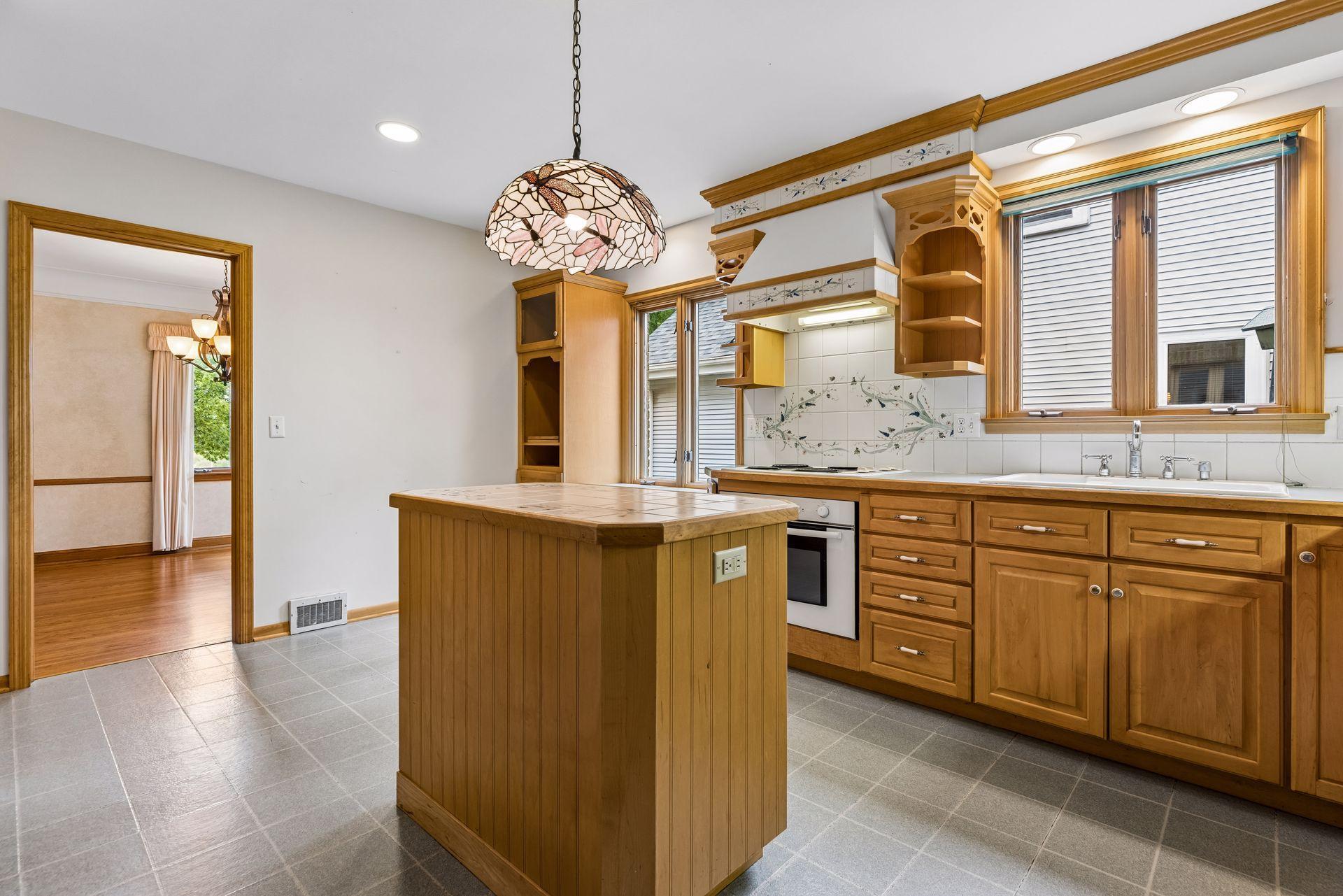 View of Residential at 5522 Edgewater Boulevard, Minneapolis MN 55417, Minneapolis (13 of 53) - Mike Wilen | Minnesota Team Real Estate