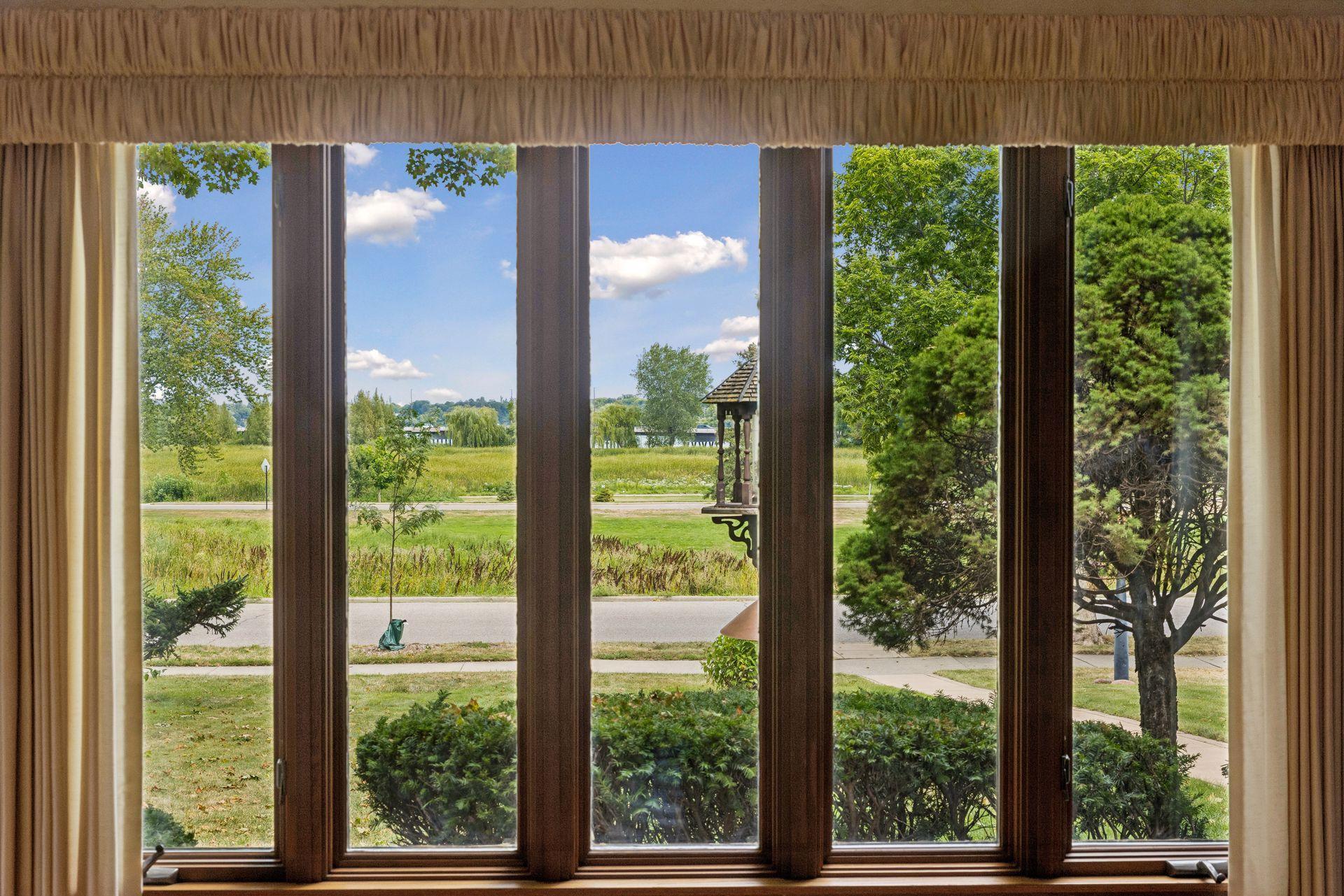 View of Residential at 5522 Edgewater Boulevard, Minneapolis MN 55417, Minneapolis (7 of 53) - Mike Wilen | Minnesota Team Real Estate