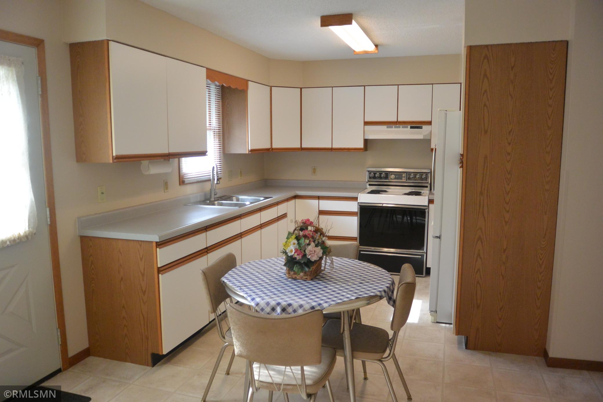 View of Residential at 1514 Chandler Avenue, Glencoe MN 55336, Glencoe (13 of 25) - Mike Wilen | Minnesota Team Real Estate