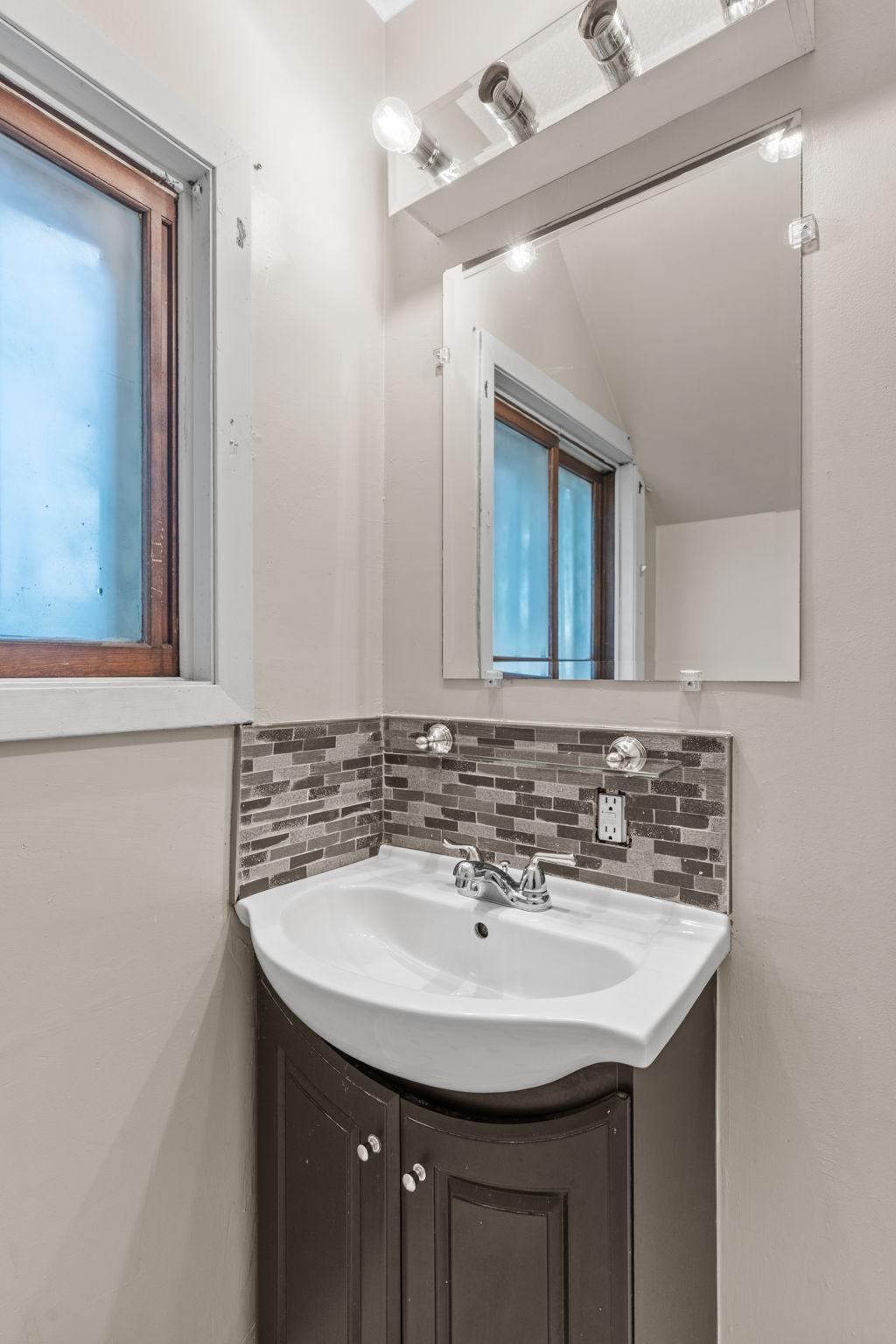 View of Residential Income at 454 Sherburne Avenue, Saint Paul MN 55103, Saint Paul (19 of 31) - Mike Wilen | Minnesota Team Real Estate