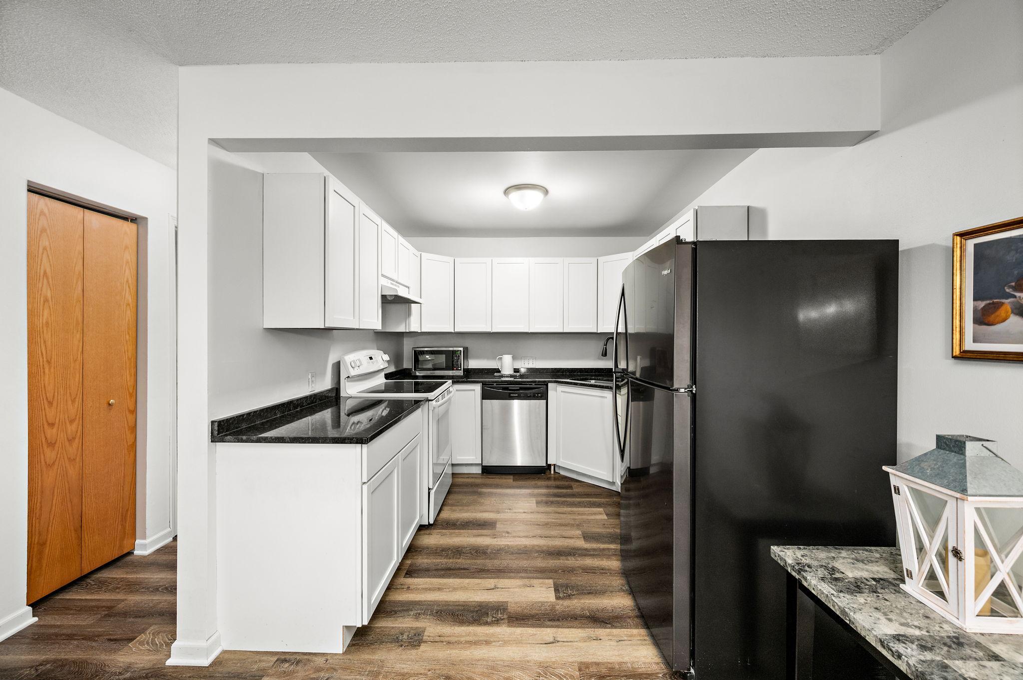 View of Residential at 350 Shelard Parkway #106, Saint Louis Park MN 55426, Saint Louis Park (9 of 23) - Mike Wilen | Minnesota Team Real Estate