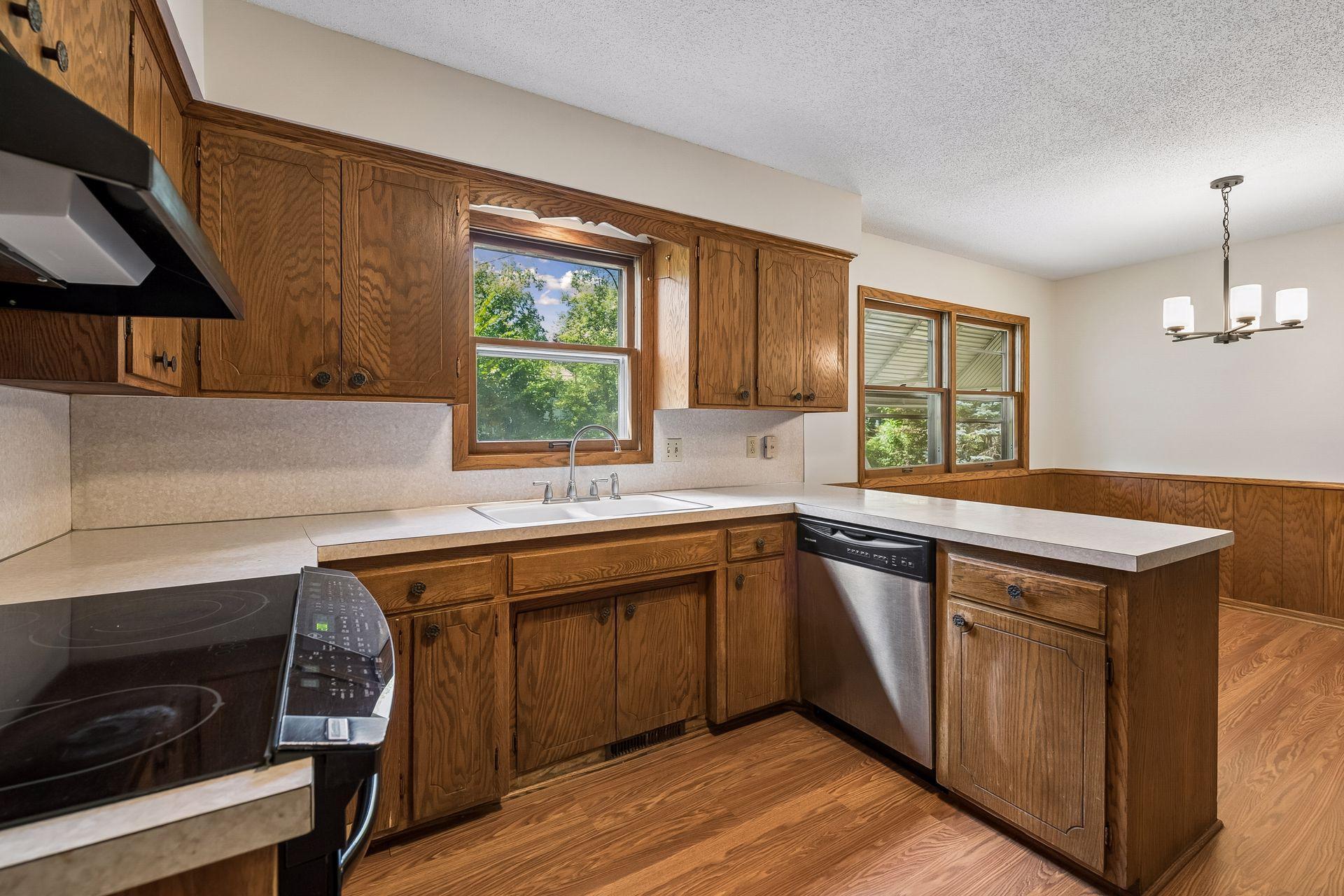 View of Residential at 6508 Shore Drive, Edina MN 55435, Edina (7 of 23) - Mike Wilen | Minnesota Team Real Estate